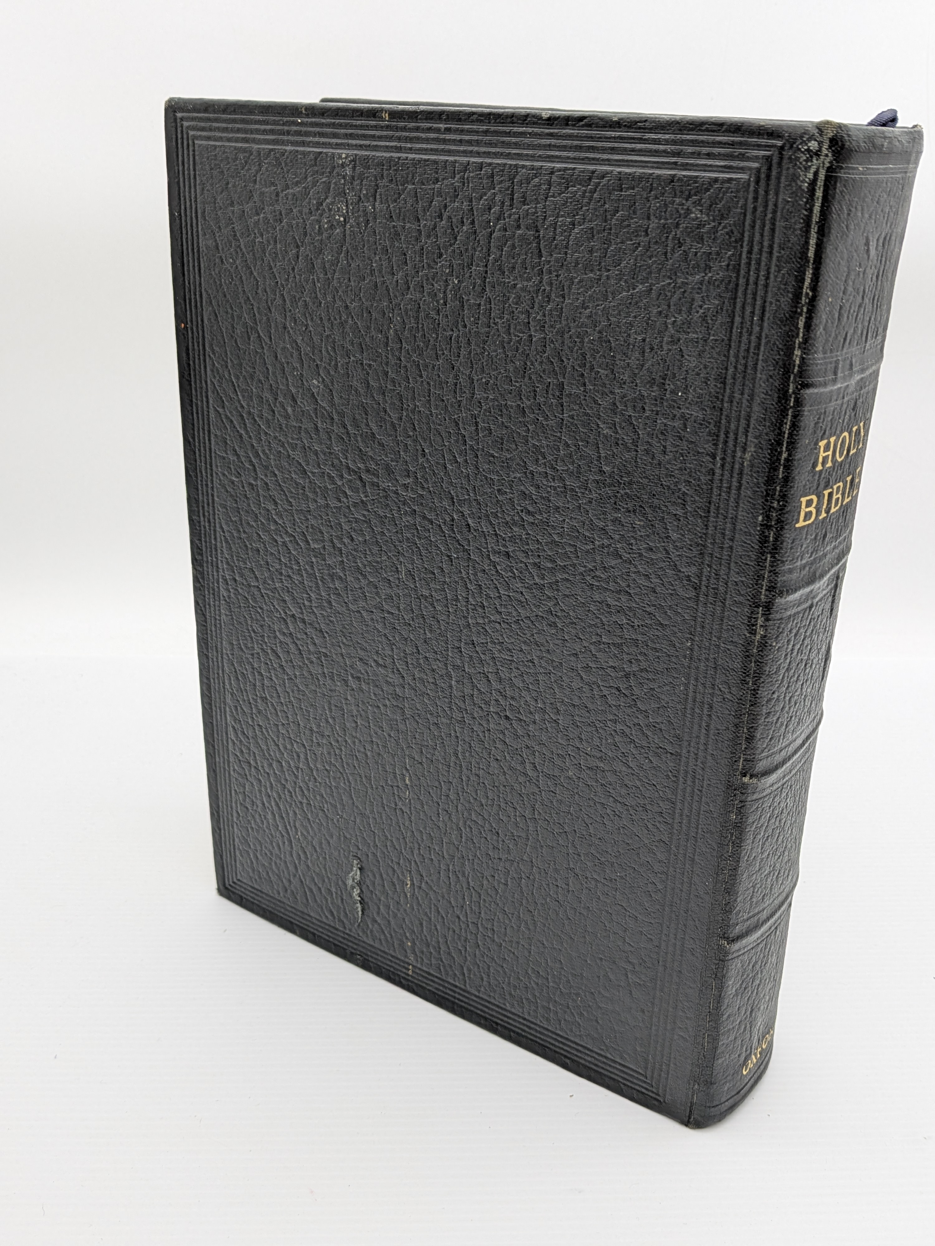 Vintage Masonic Holy Bible, Westland Lodge No. 268. W.A.G., Oxford — Lot 096, photograph 3