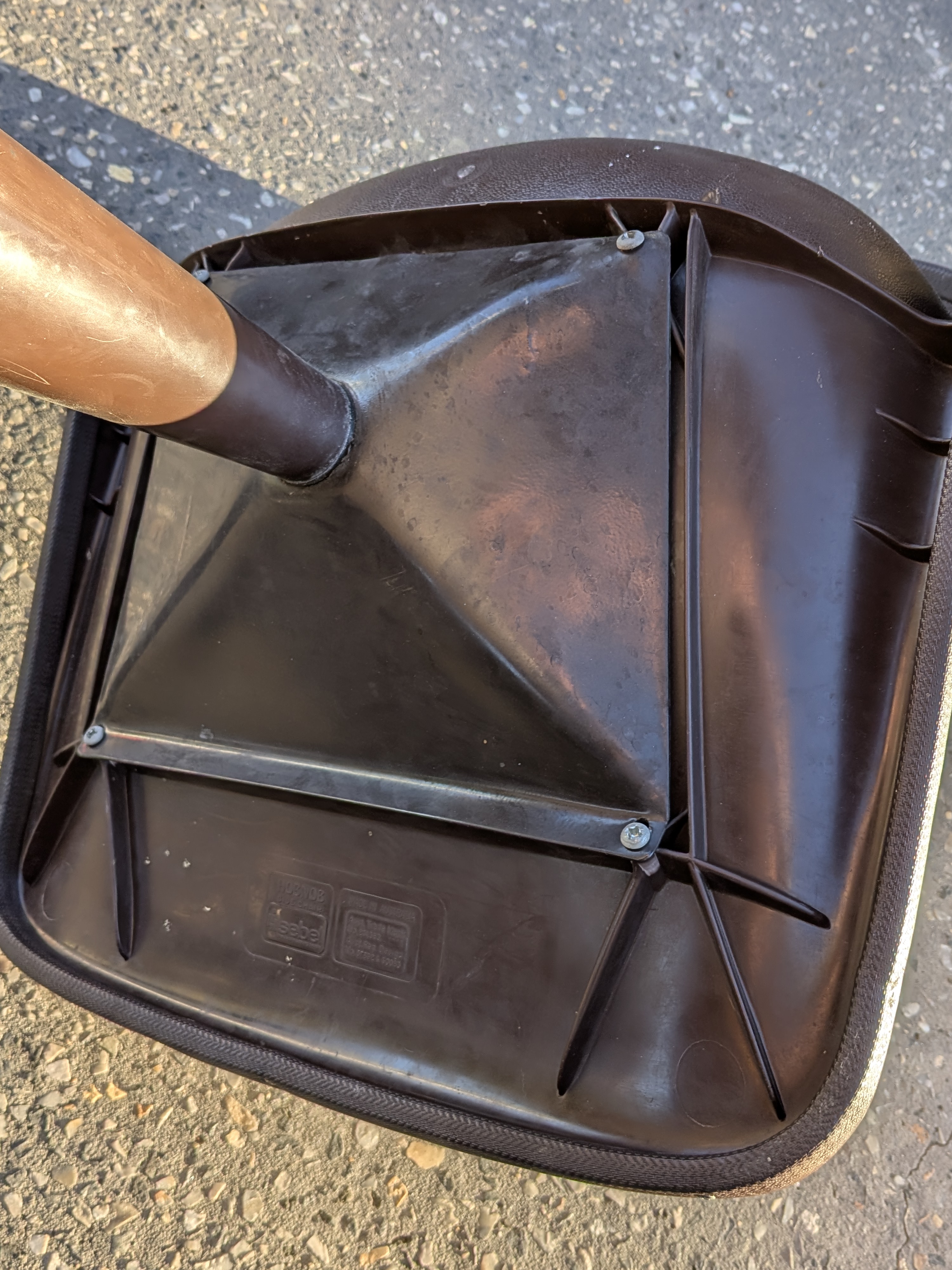 Vintage Mid-Century Modern SEBEL Pedestal Swivel Chair — Lot 133, photograph 8