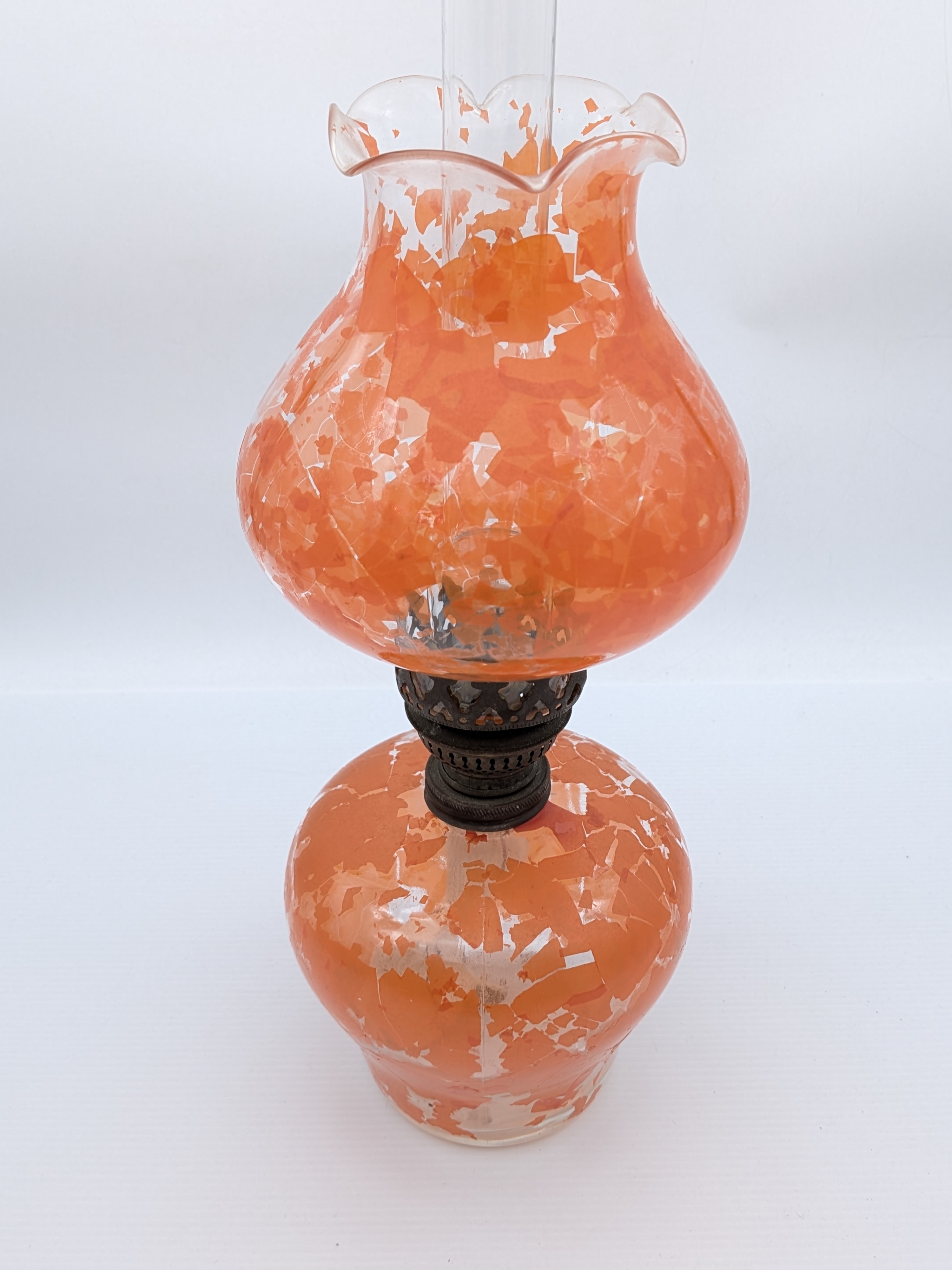 Vintage Mottled Orange Glass Oil Lamp — Lot 024, photograph 4