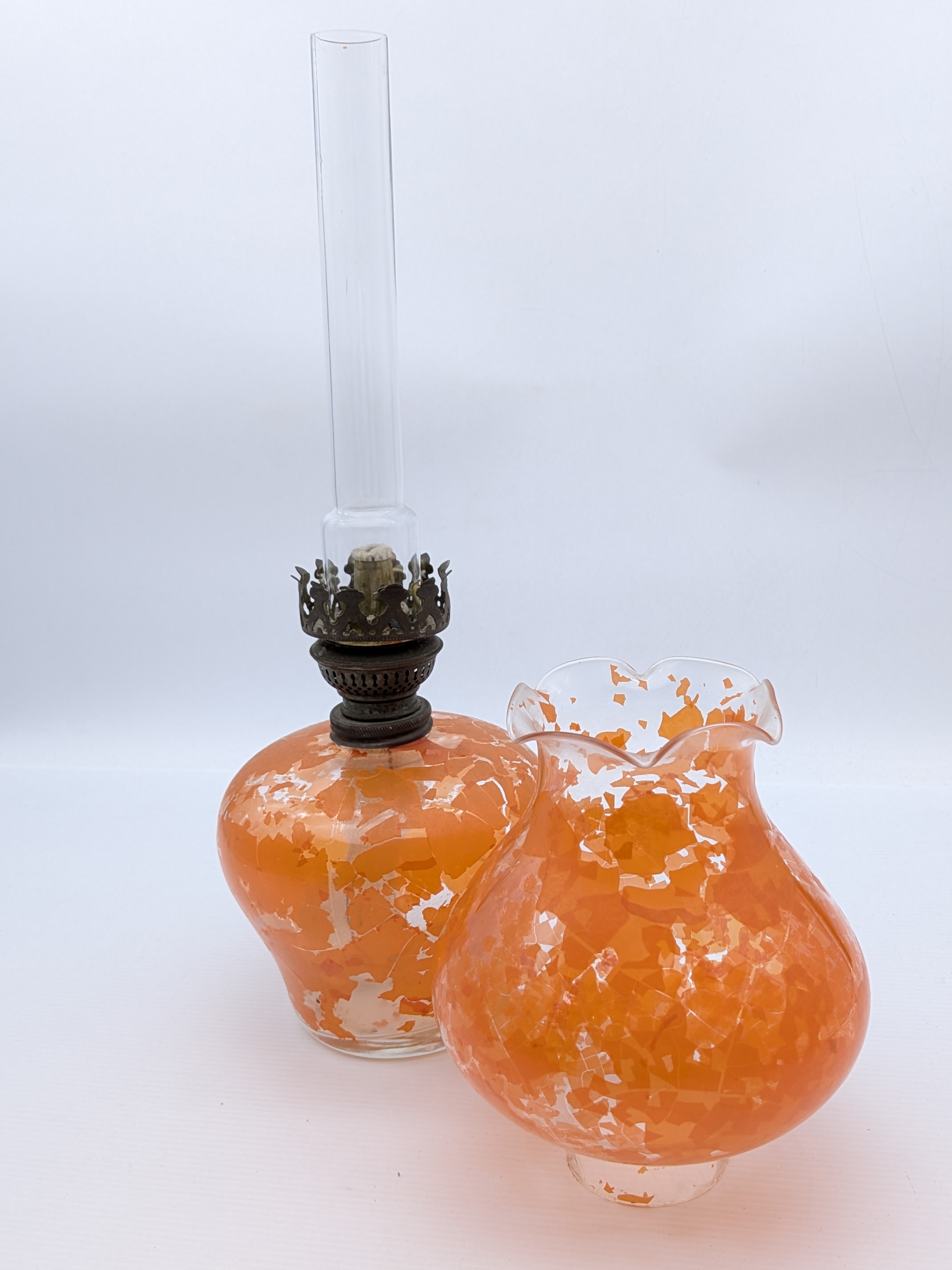 Vintage Mottled Orange Glass Oil Lamp — Lot 024, photograph 5
