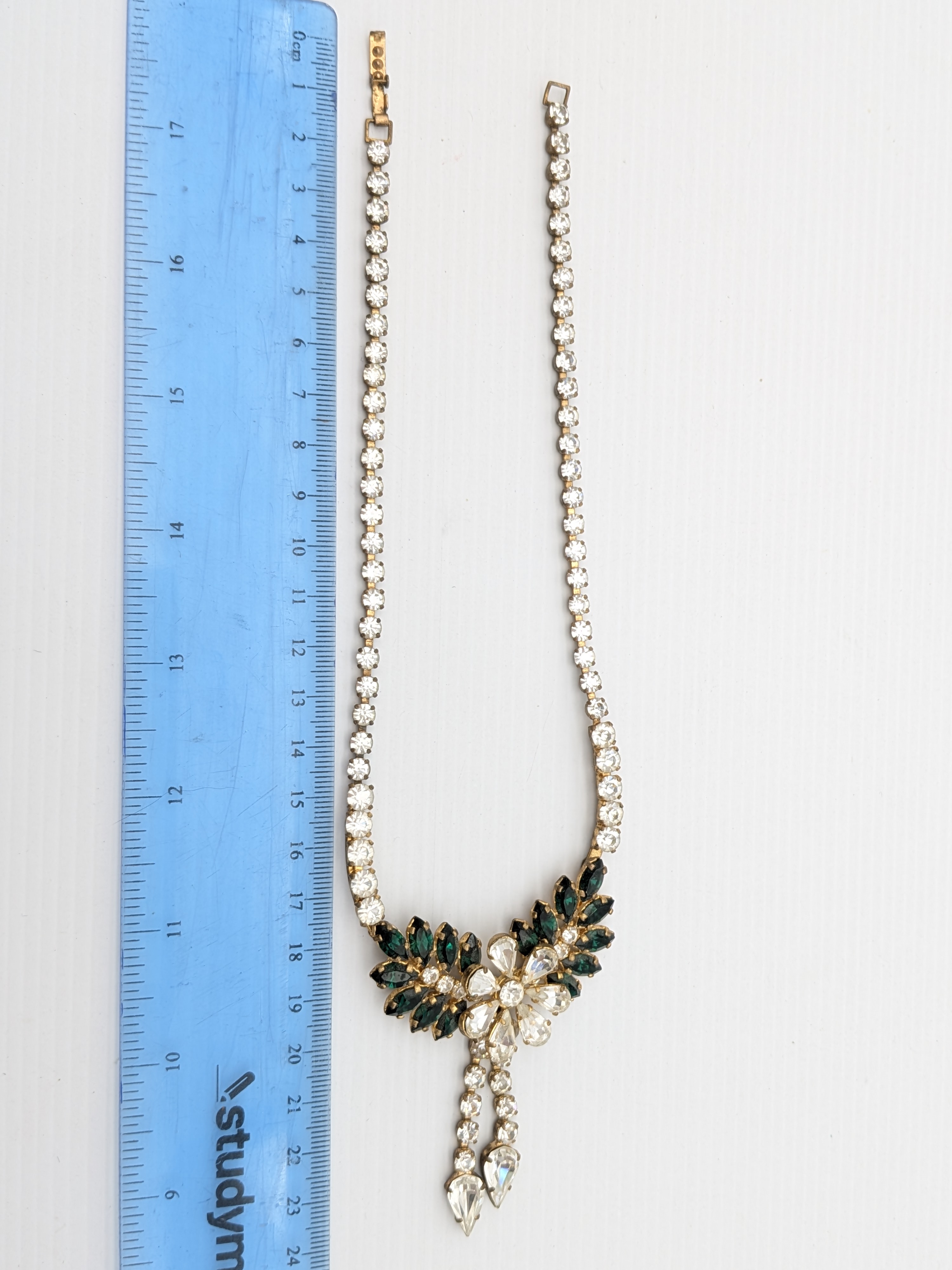 Vintage Rhinestone and Emerald Green Crystal Necklace and Earring Set — Lot 006, photograph 7