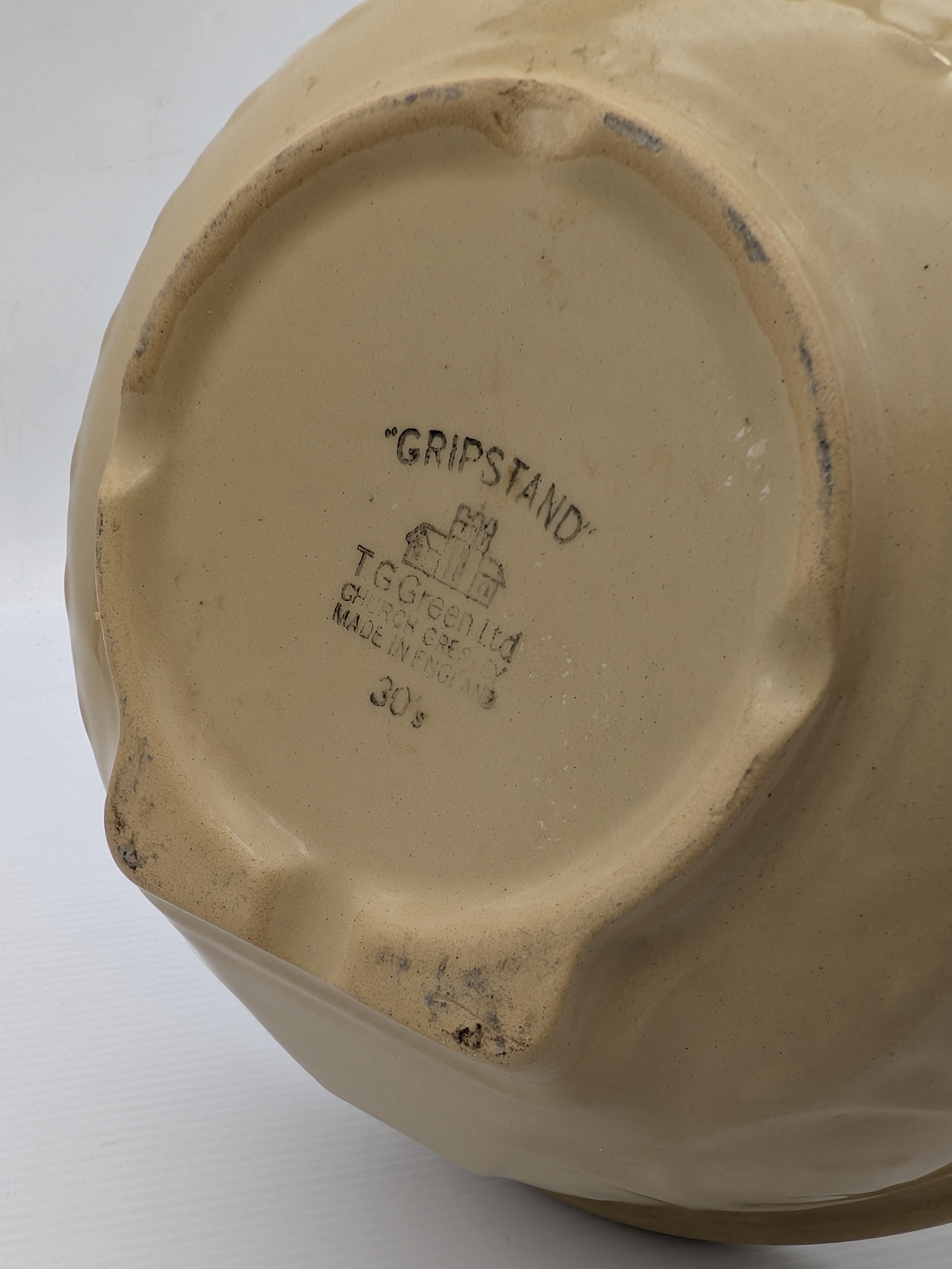 Vintage T.G. Green 'Gripstand' Ceramic Mixing Bowl — Lot 061, photograph 2
