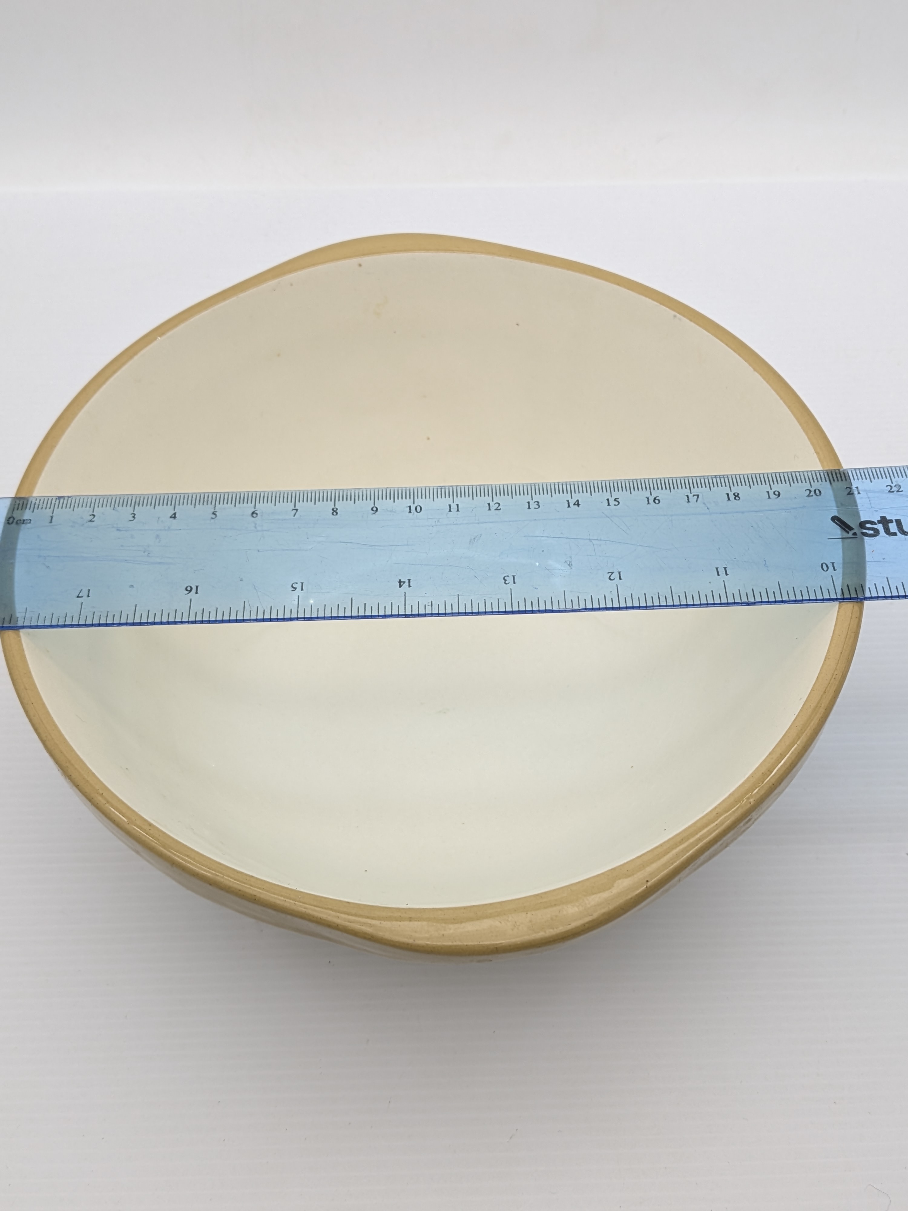 Vintage T.G. Green 'Gripstand' Ceramic Mixing Bowl — Lot 061, photograph 4