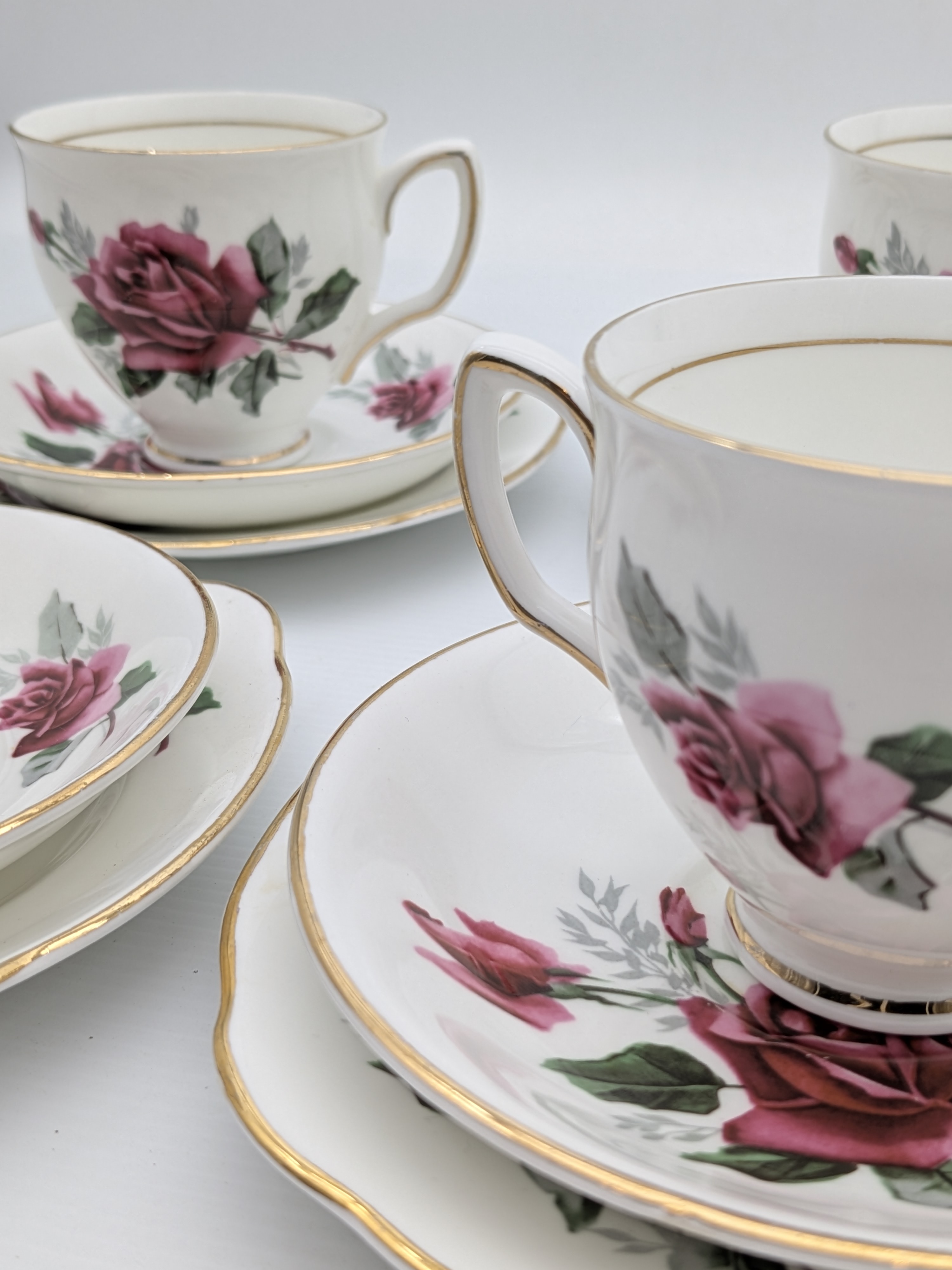Vintage Duchess Bone China Rose Pattern 18-Piece Tea Set — Lot 062, photograph 2