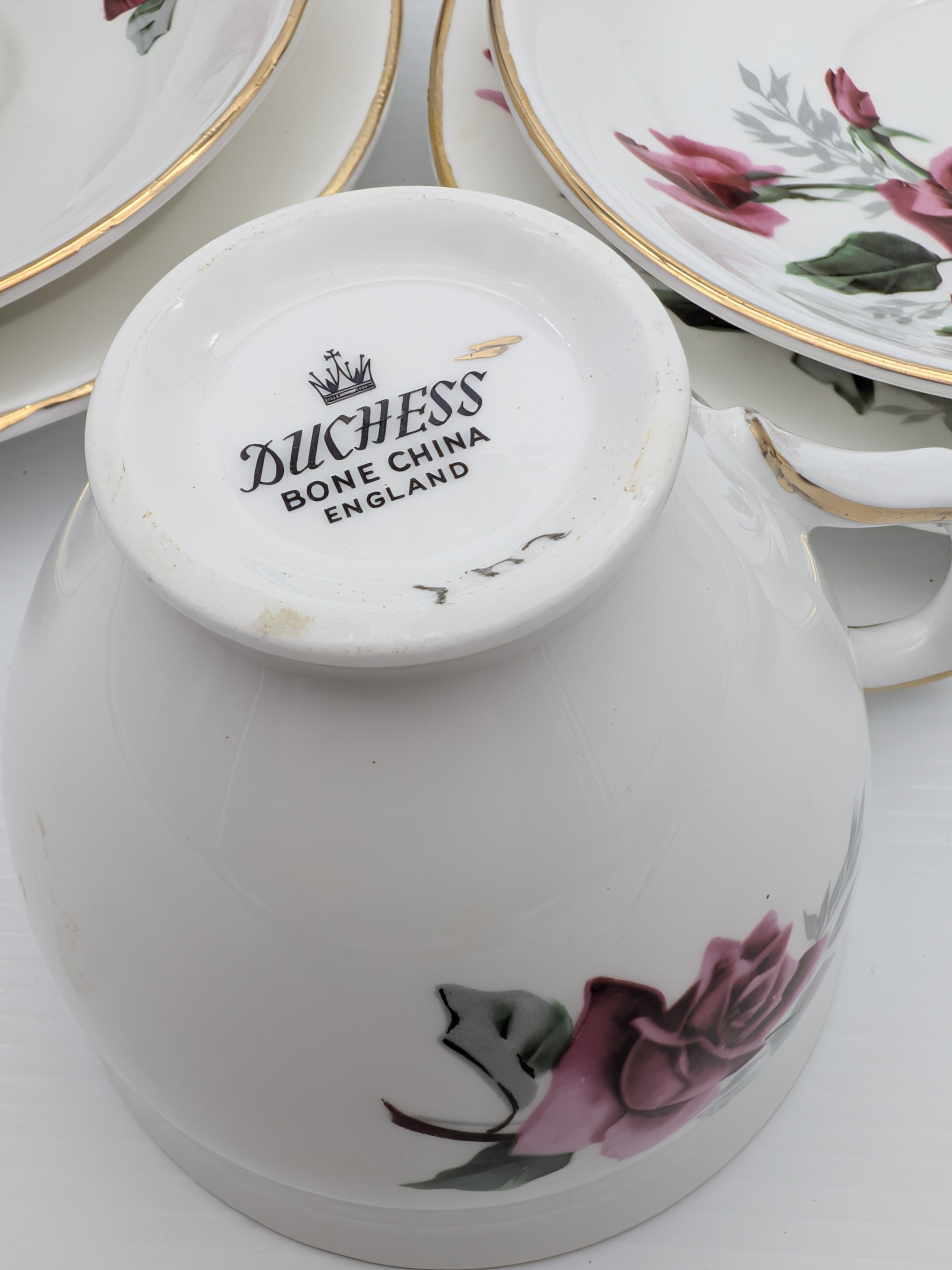 Vintage Duchess Bone China Rose Pattern 18-Piece Tea Set — Lot 062, photograph 4
