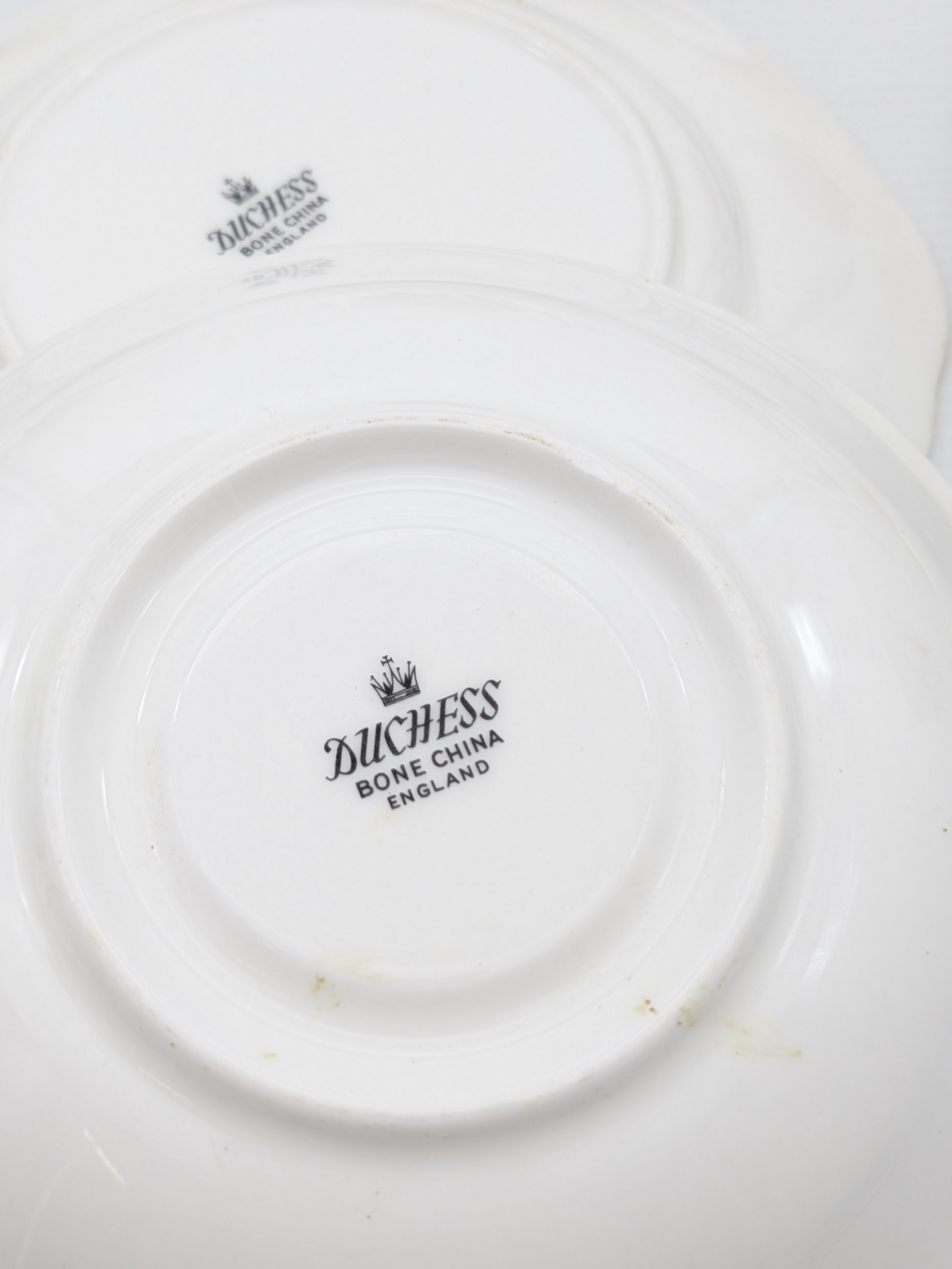 Vintage Duchess Bone China Rose Pattern 18-Piece Tea Set — Lot 062, photograph 5
