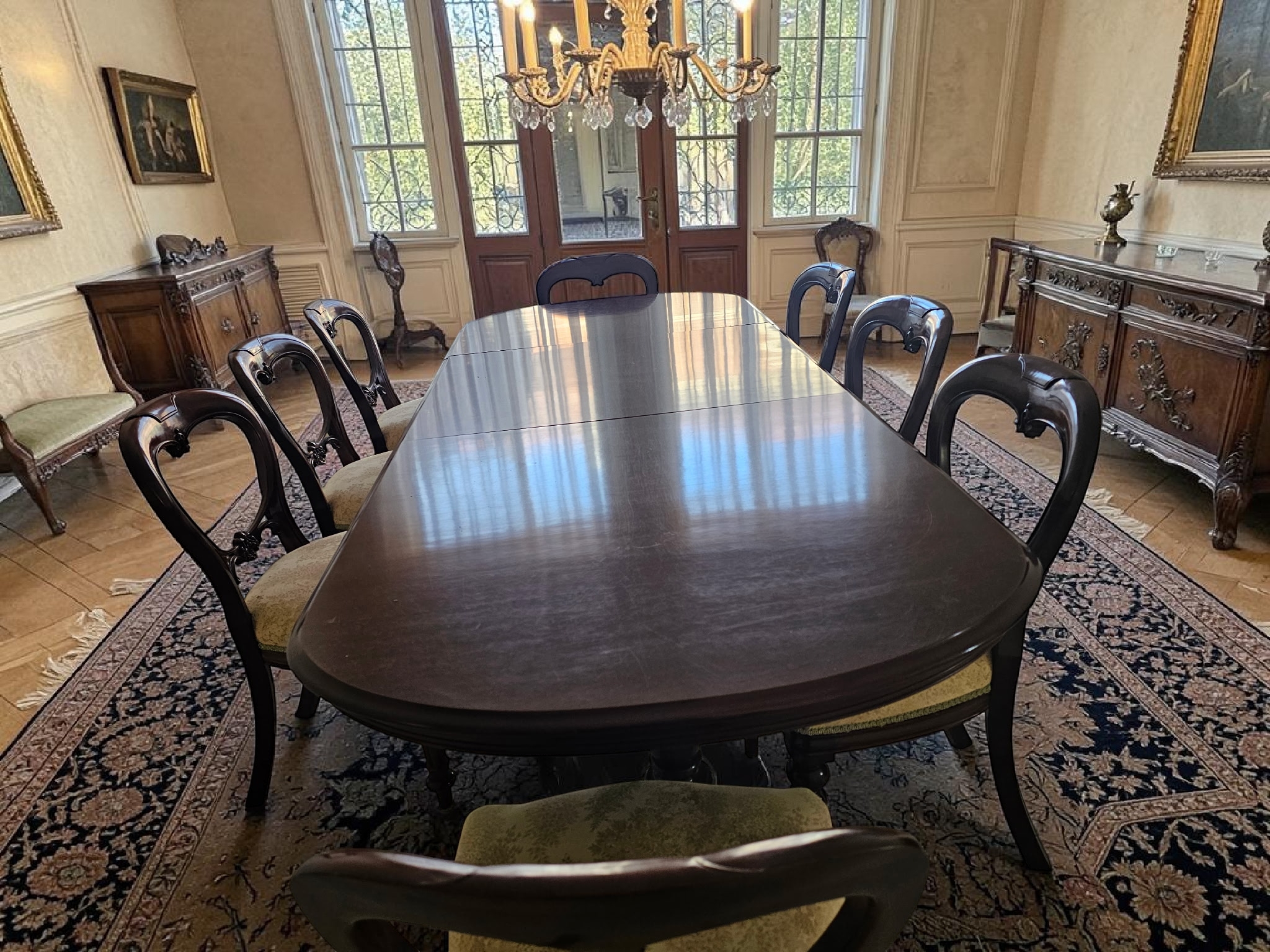Victorian Style Extendable Dining Table with Eight Chairs — Lot 021, photograph 4