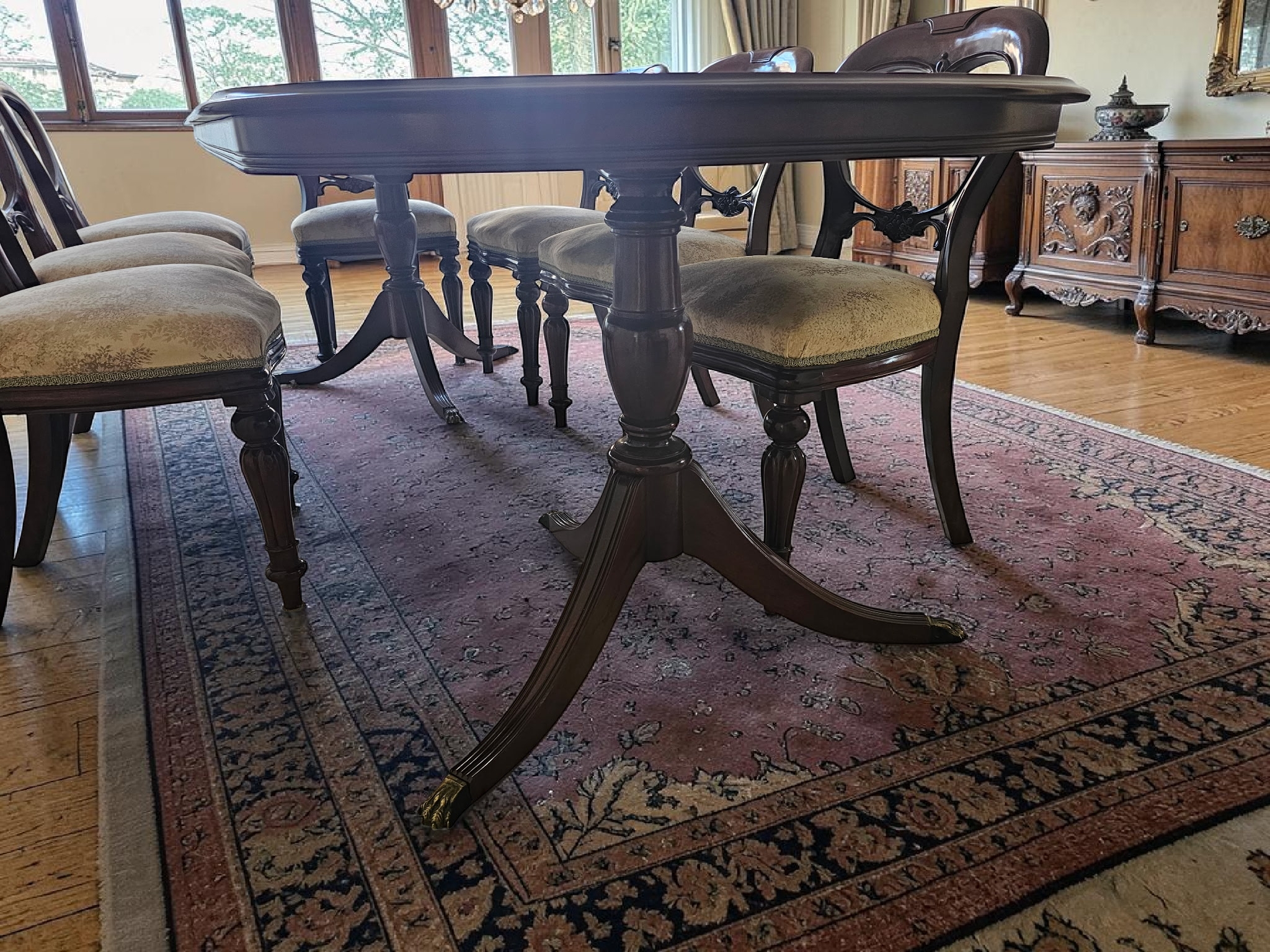 Victorian Style Extendable Dining Table with Eight Chairs — Lot 021, photograph 5