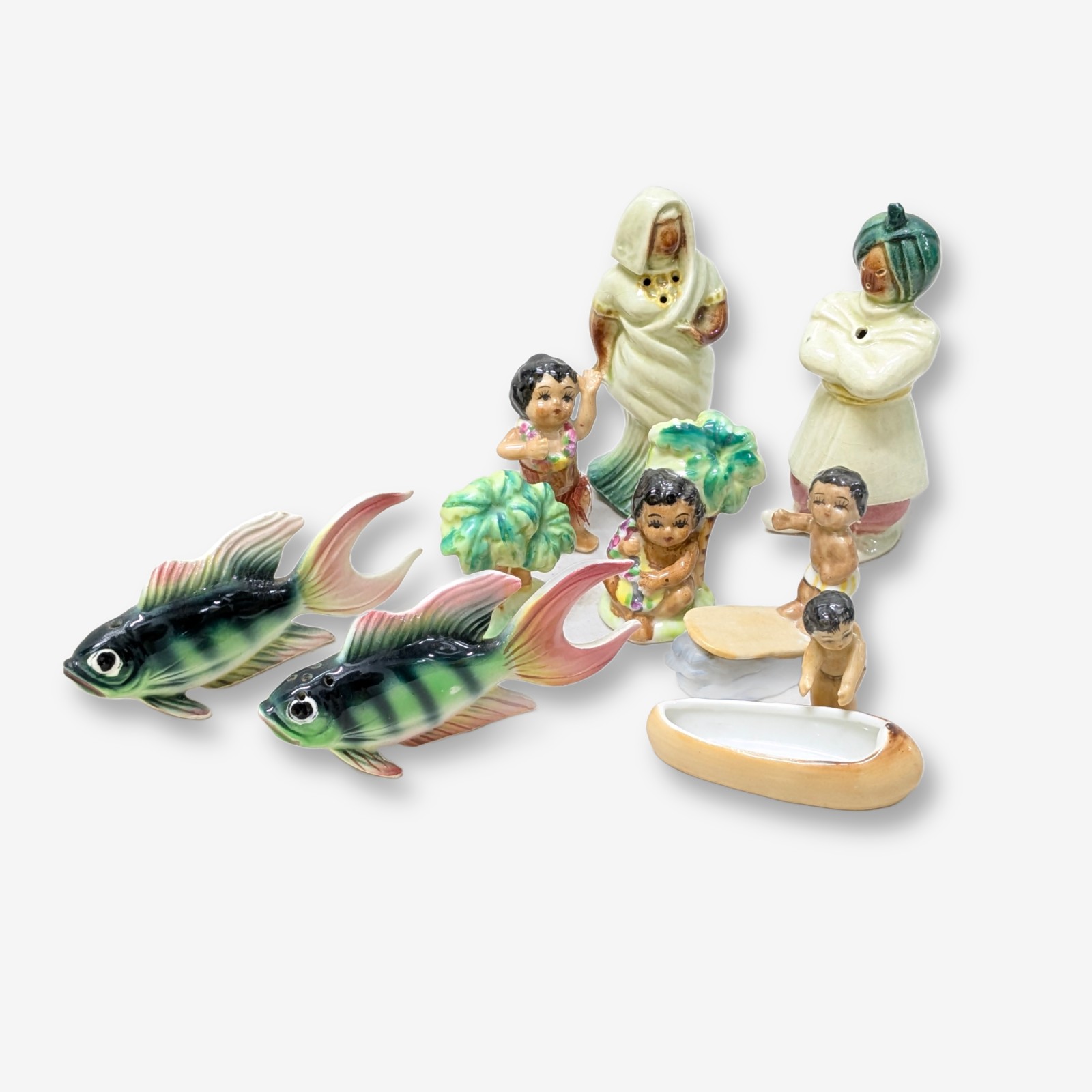 Collection of Vintage Ceramic Island-Themed Figurines and Fish Salt & Pepper Shakers — Lot 028