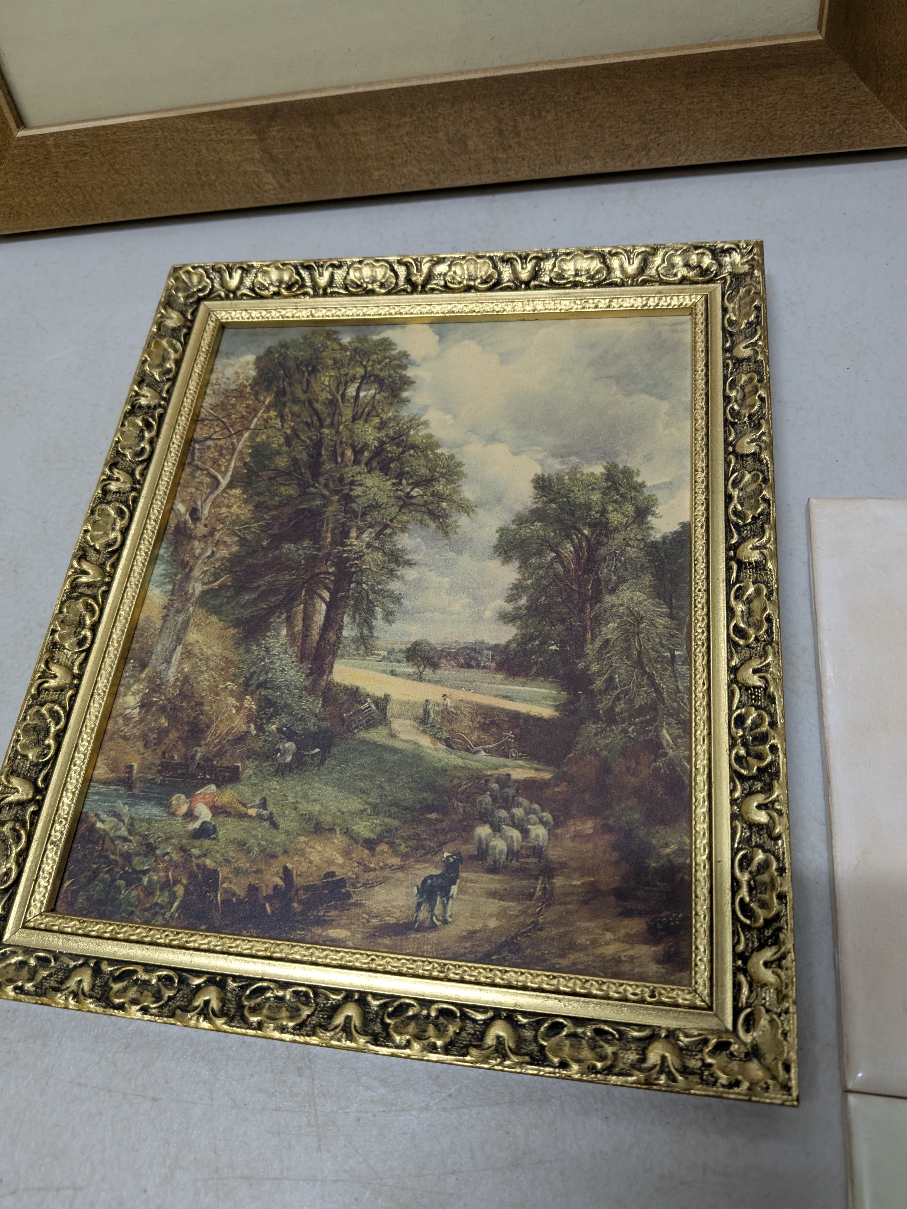 Lot of Decorative Art Prints and Ceramic Tiles — Lot 036, photograph 4