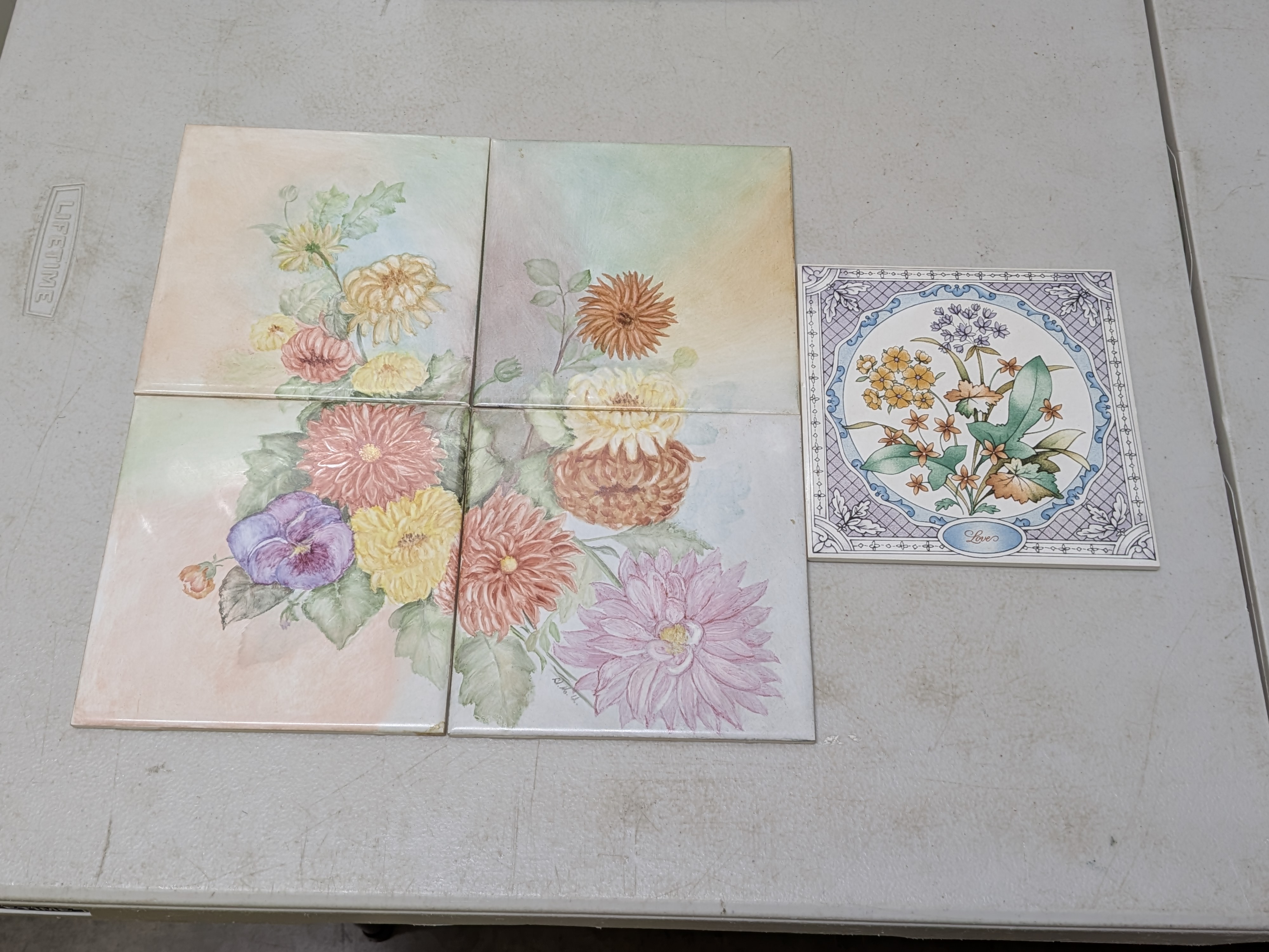 Lot of Decorative Art Prints and Ceramic Tiles — Lot 036, photograph 5