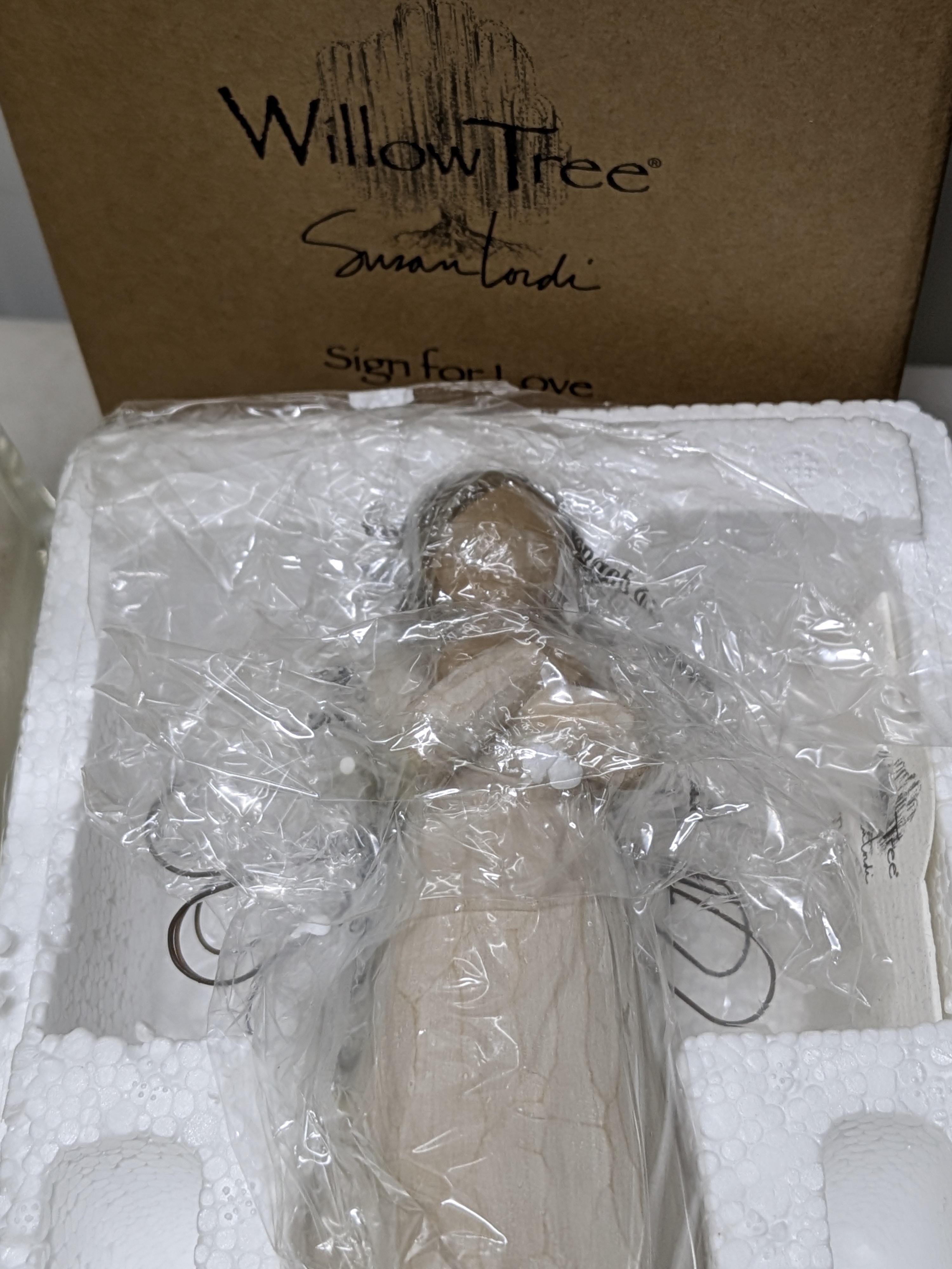 Lot of Decorative Homewares and Sundries including Royal Doulton — Lot 038, photograph 7