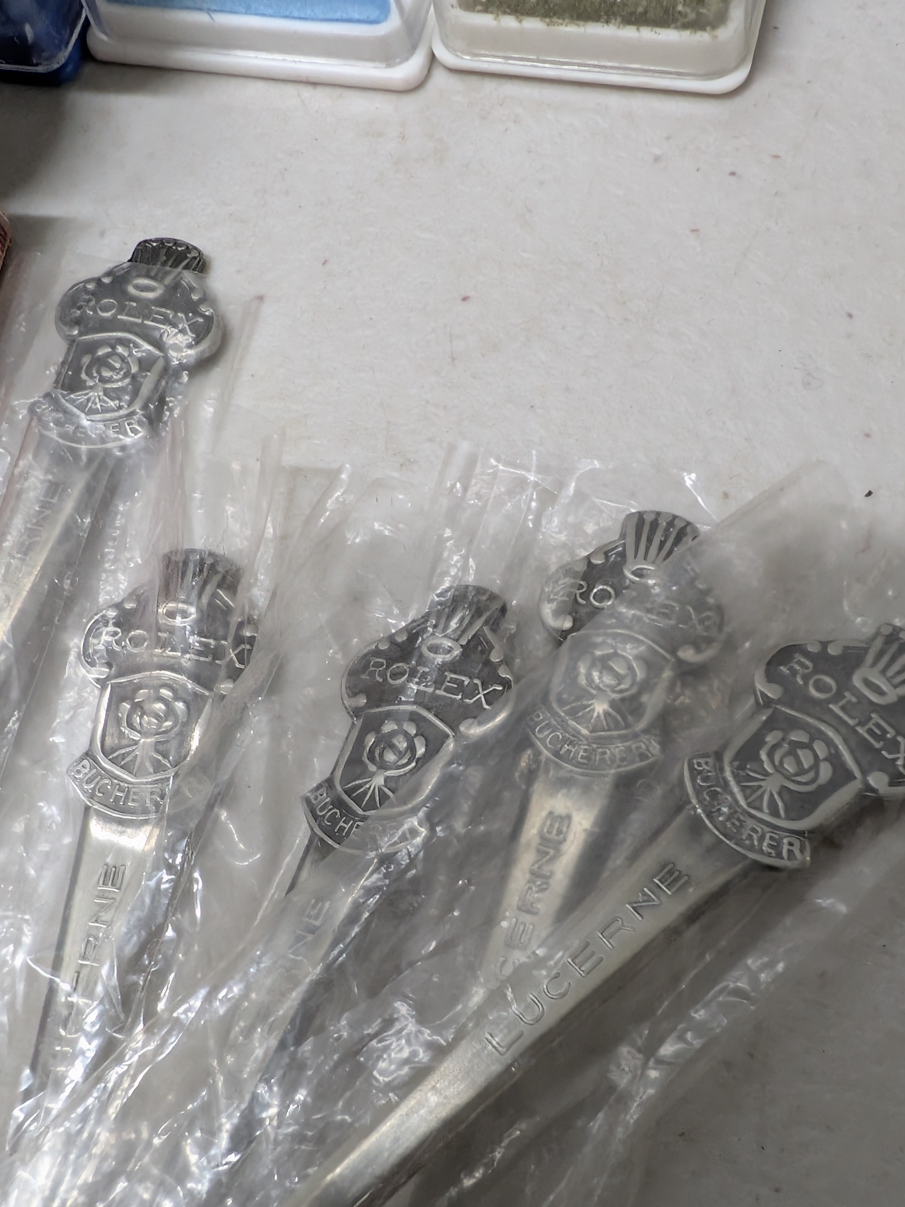 Lot of Vintage Souvenir Spoons, Napkin Rings, and Silver Plate Sundries — Lot 048, photograph 2
