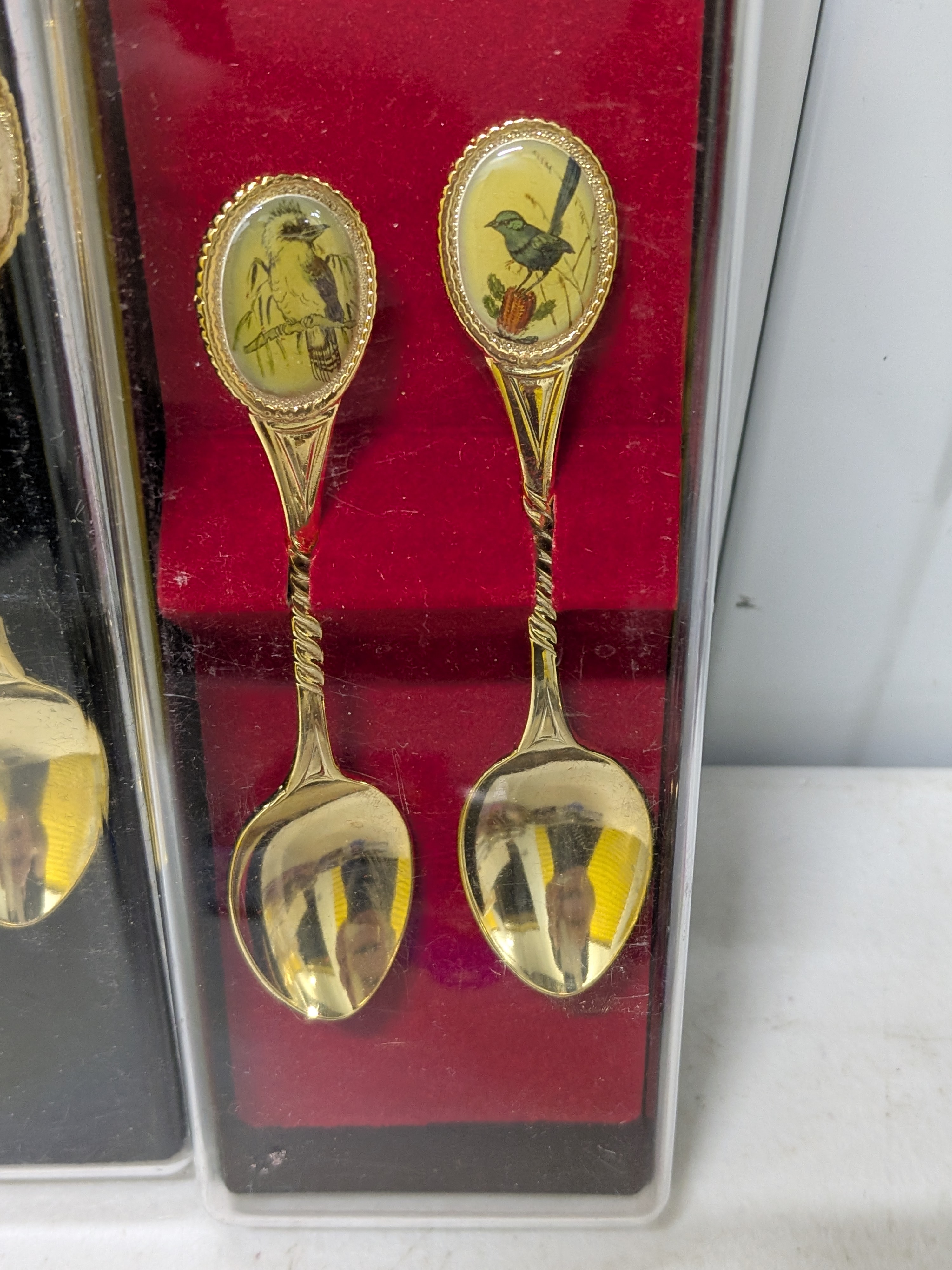 Lot of Vintage Souvenir Spoons, Napkin Rings, and Silver Plate Sundries — Lot 048, photograph 5