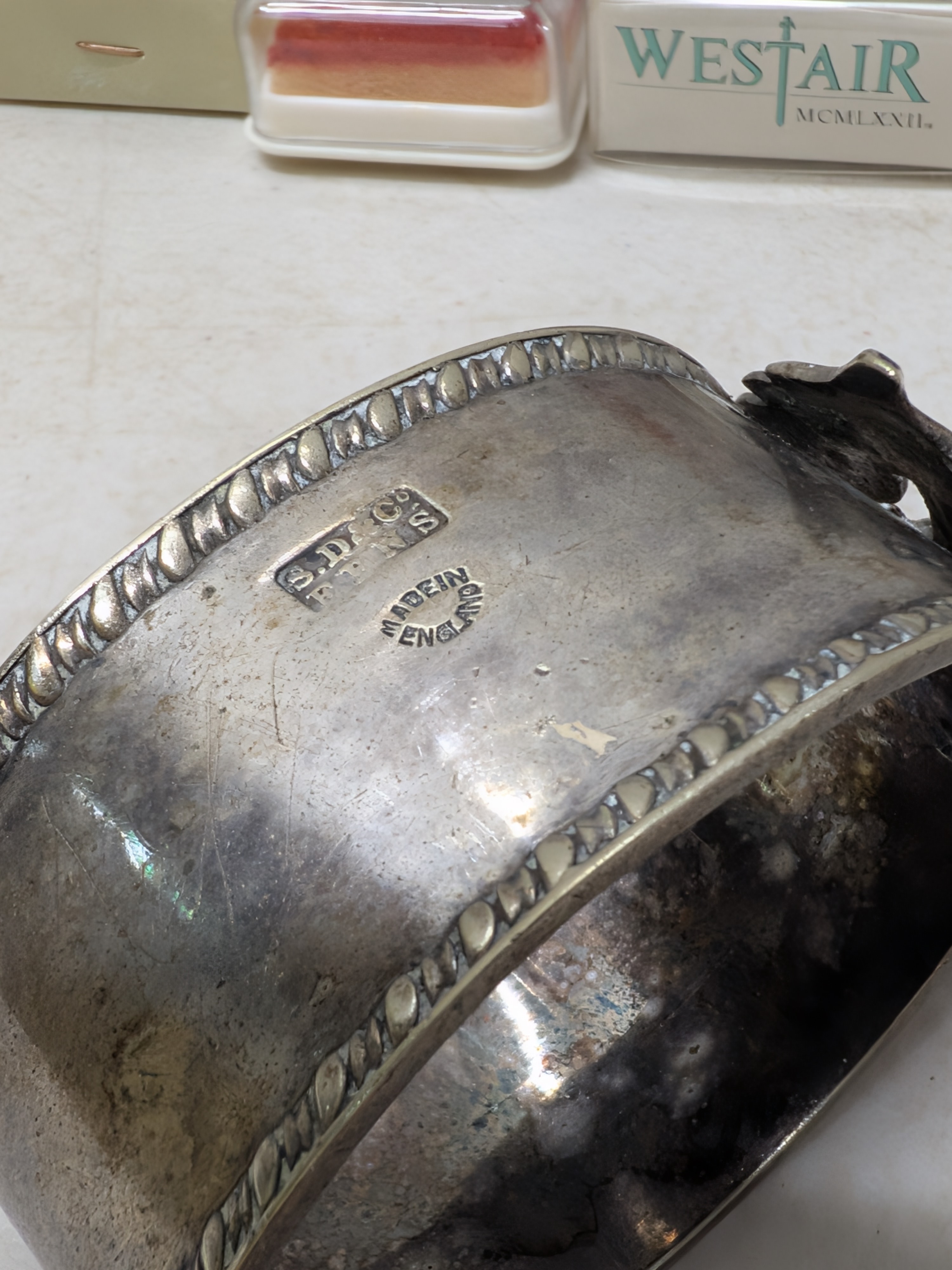 Lot of Vintage Souvenir Spoons, Napkin Rings, and Silver Plate Sundries — Lot 048, photograph 7