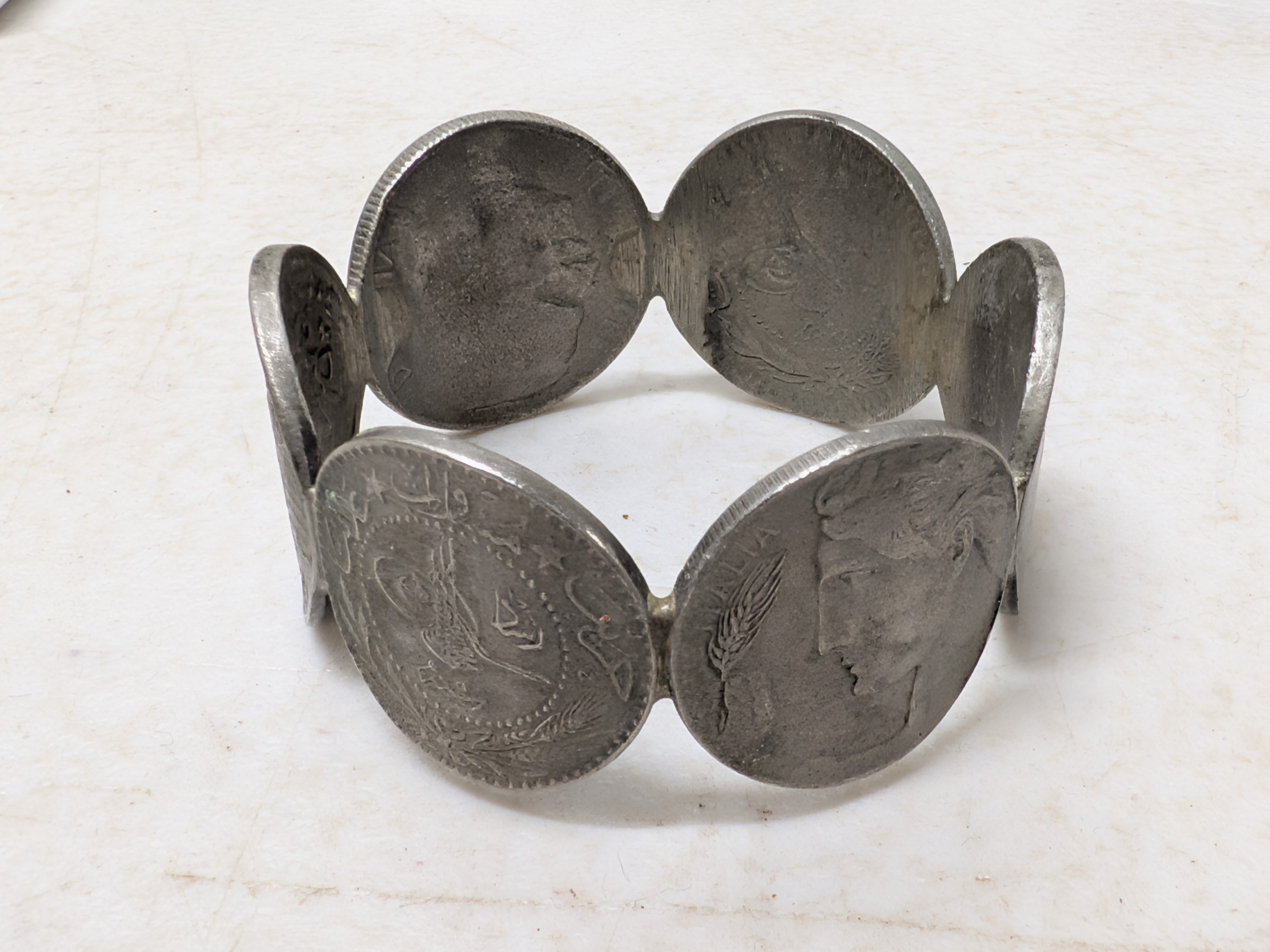 Lot of Vintage Souvenir Spoons, Napkin Rings, and Silver Plate Sundries — Lot 048, photograph 8