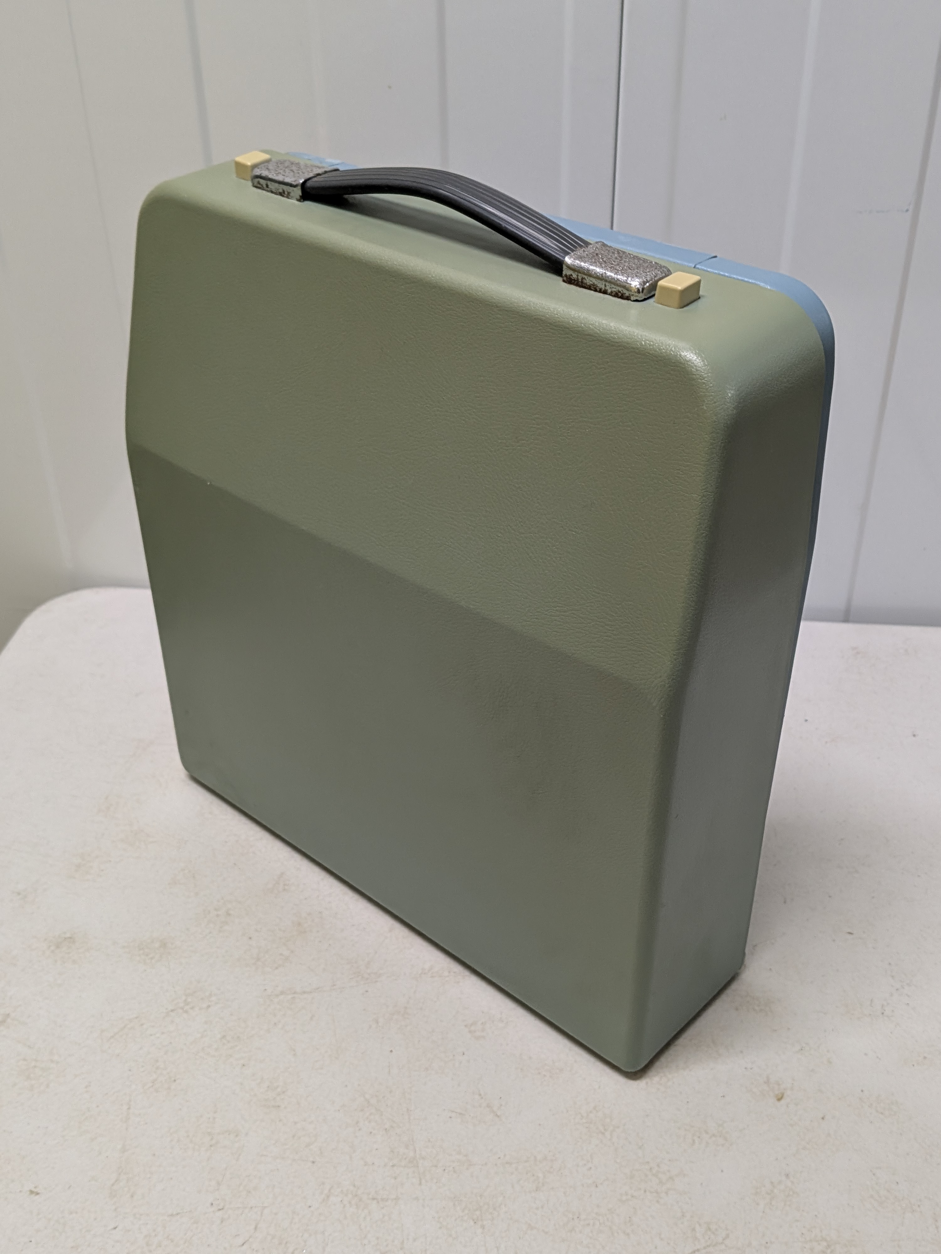 Vintage Kmart Portable Typewriter with Case — Lot 049, photograph 4