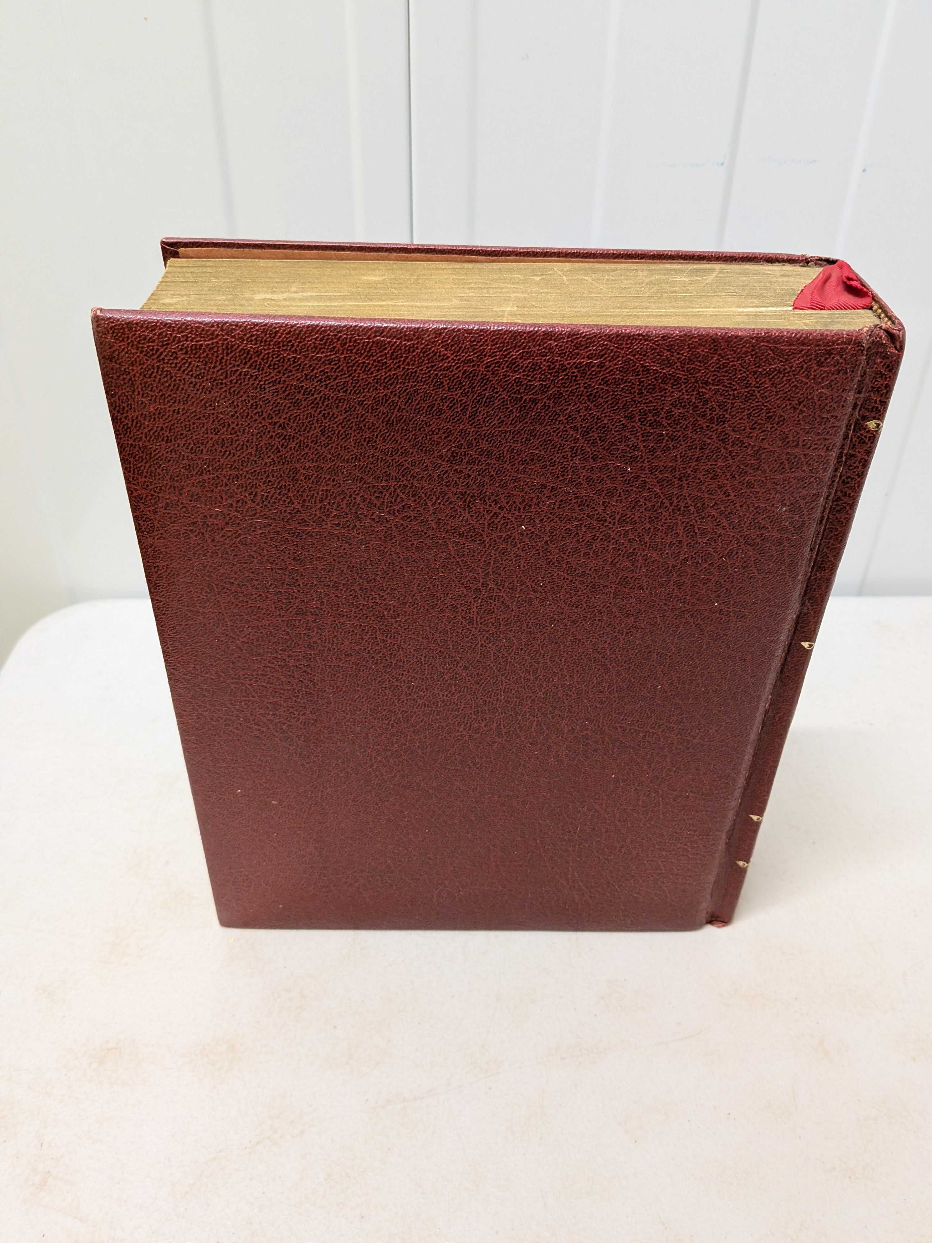 The Holy Bible, Authorized King James Version, Family Edition — Lot 050, photograph 3