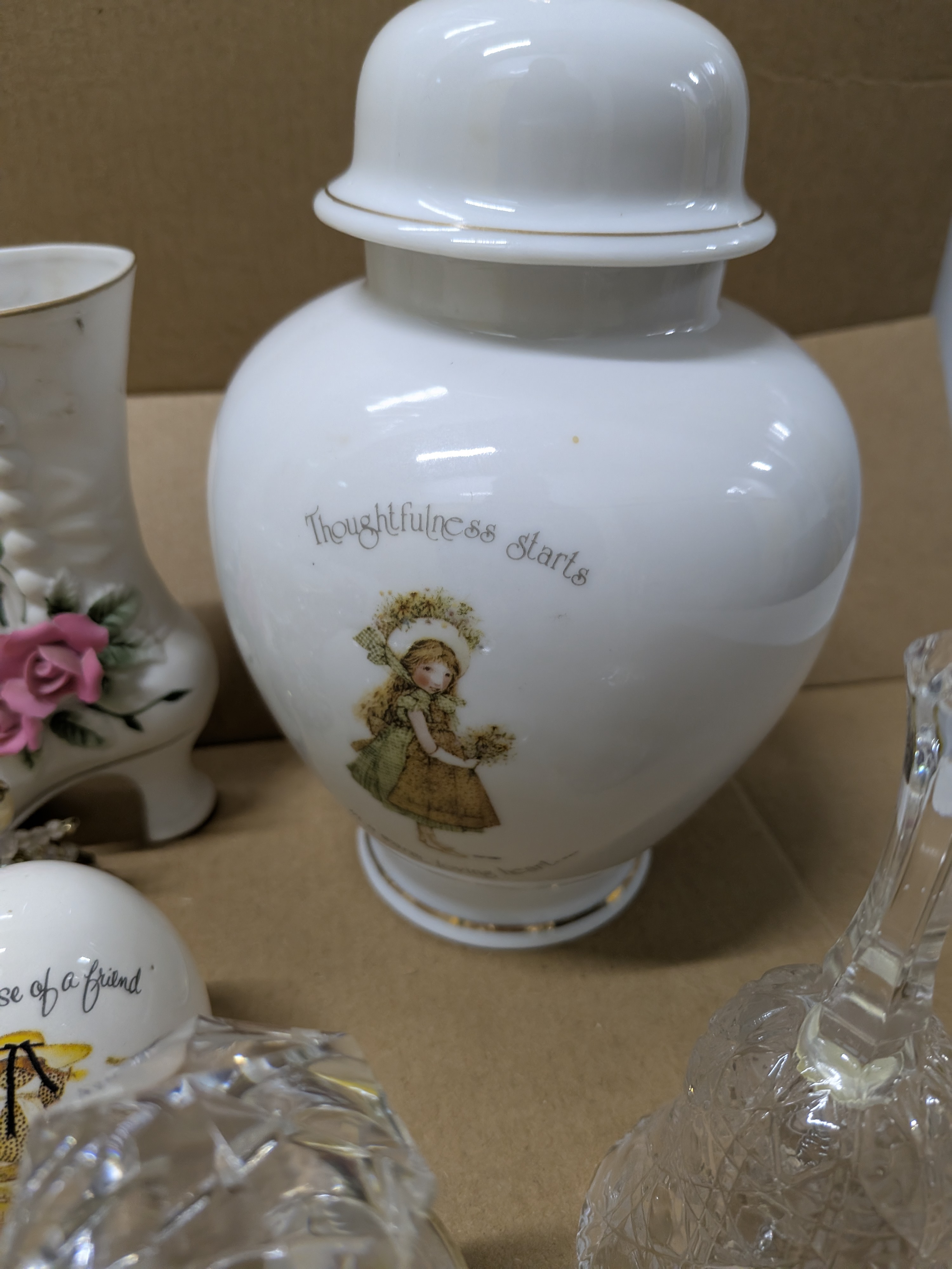 Lot of Decorative Ornamental Sundries — Lot 056, photograph 2