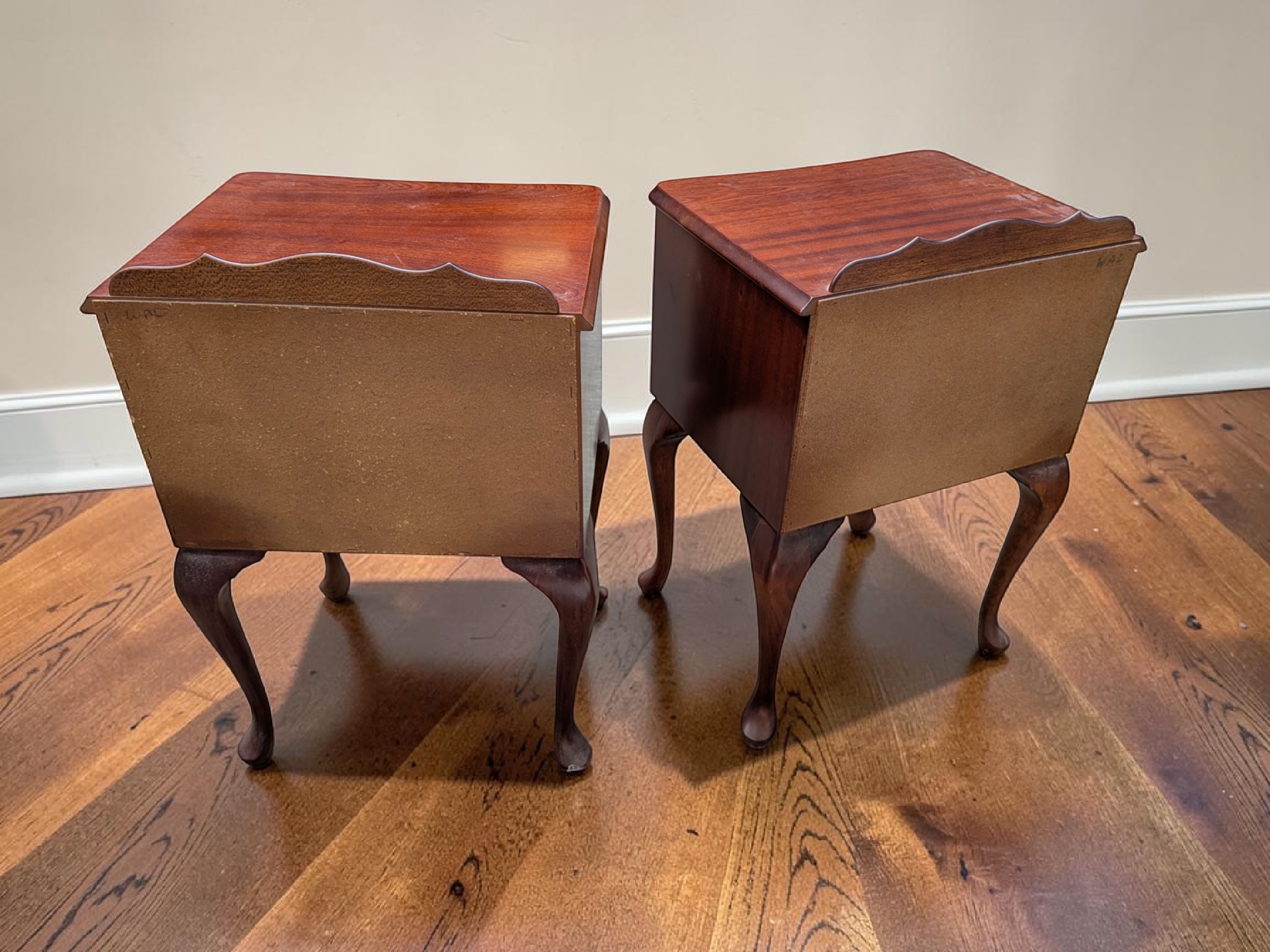 Pair of French Provincial Style Two-Drawer Bedside Tables, mid-20th Century — Lot 006, photograph 4