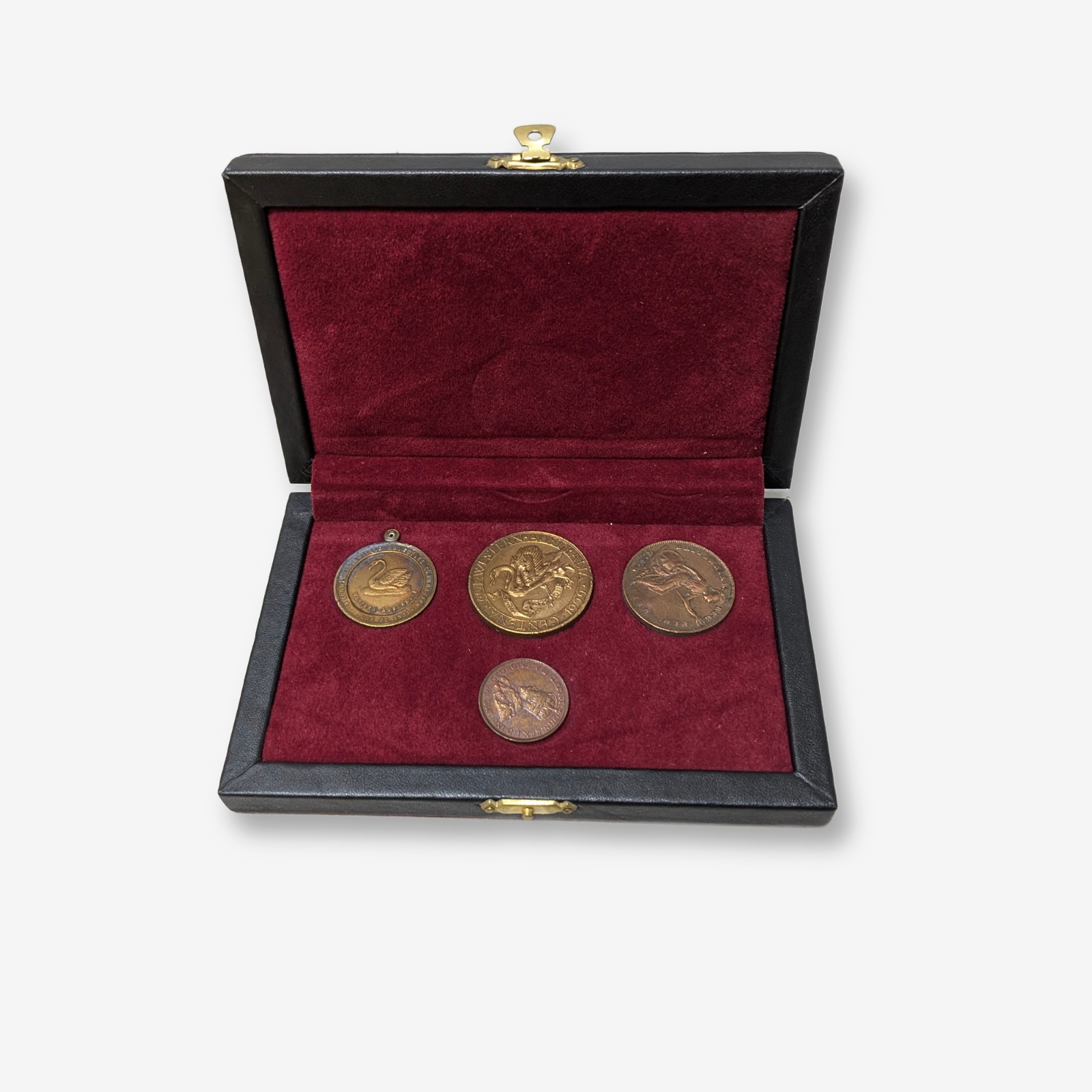 Collection of Australian Commemorative Medallions and Coin in Presentation Box — Lot 062