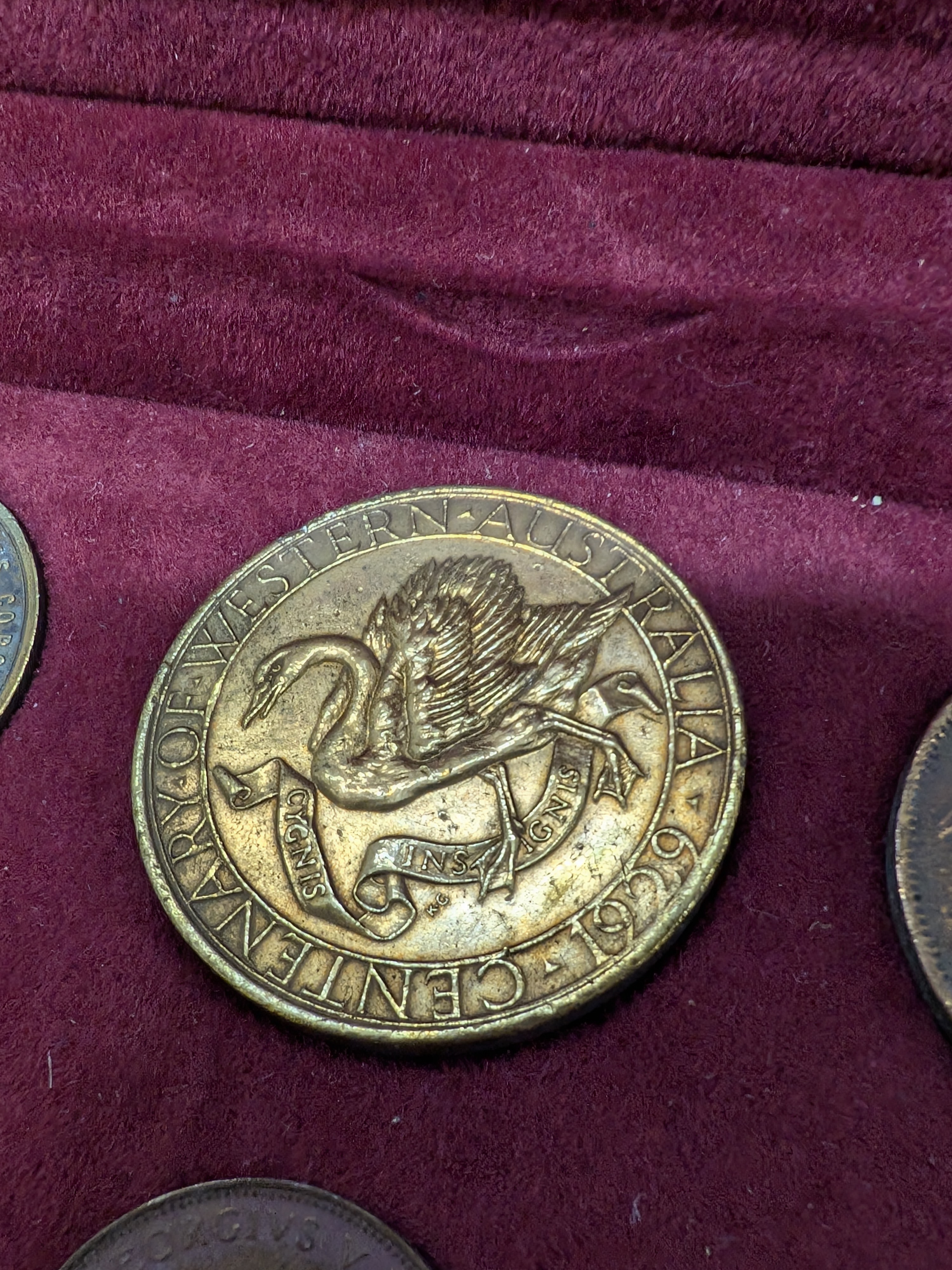 Collection of Australian Commemorative Medallions and Coin in Presentation Box — Lot 062, photograph 2