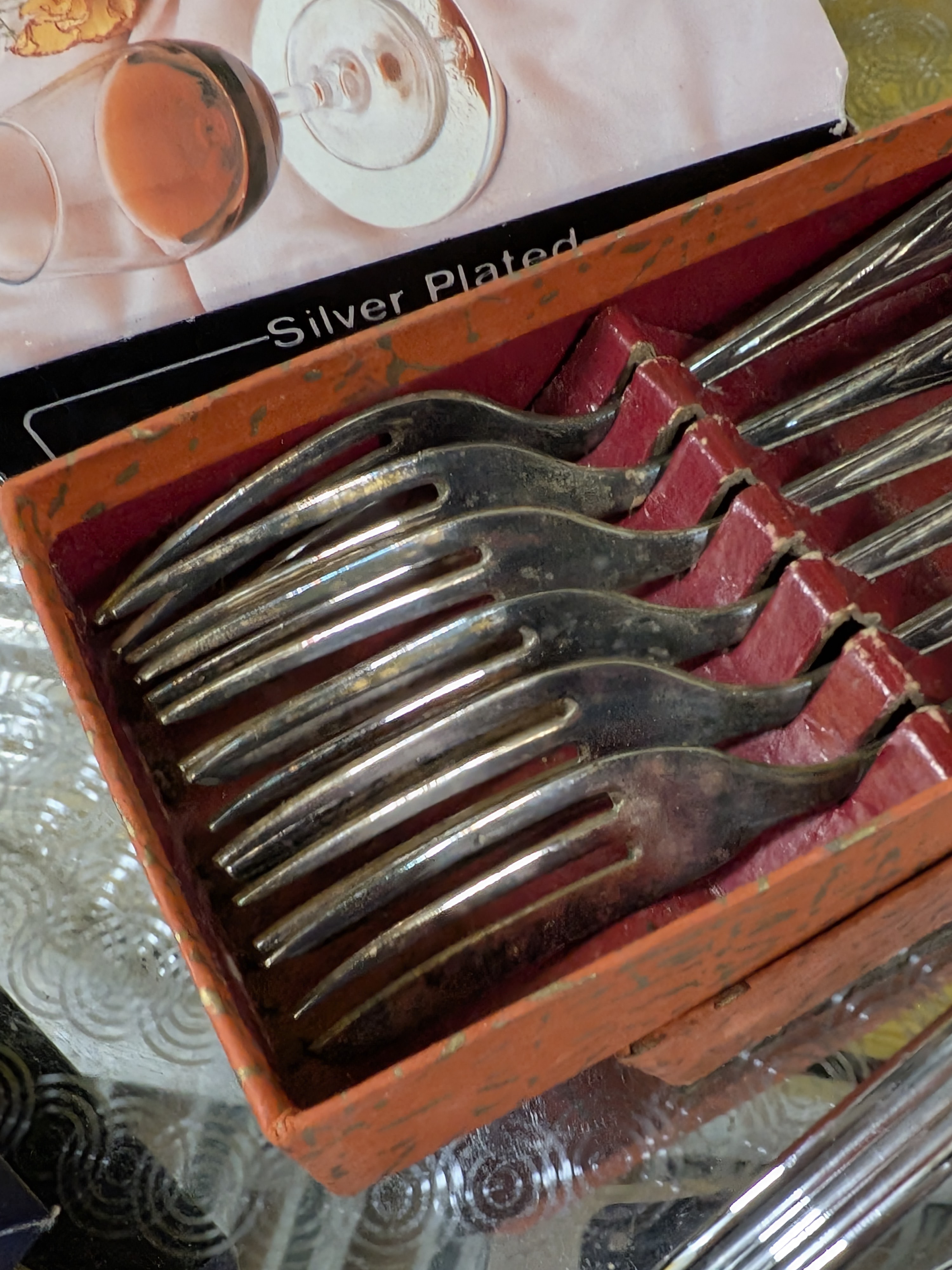 Vintage Silver Plated Homewares and Decorative Bone China Plates Sundries Lot — Lot 063, photograph 2