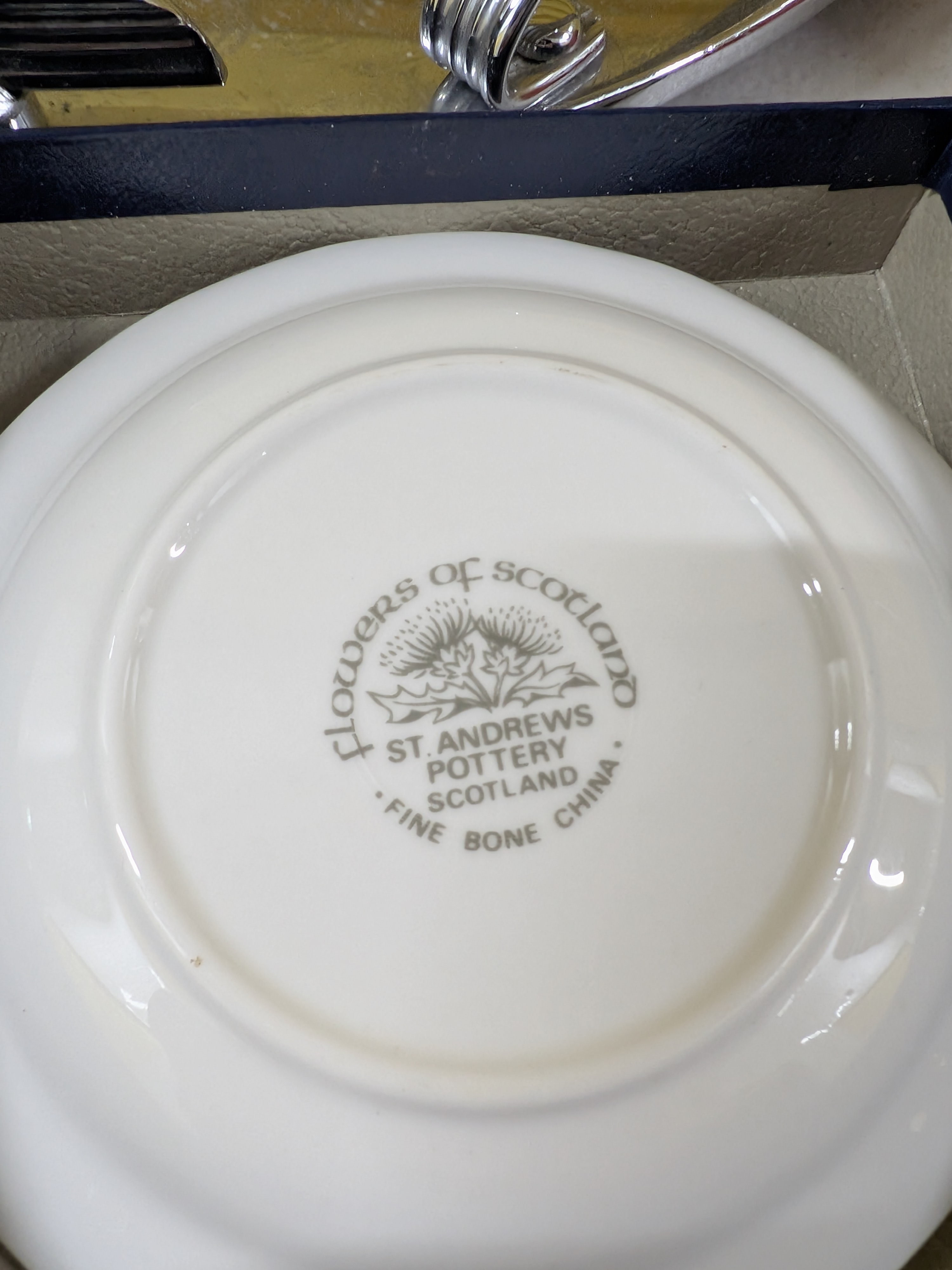 Vintage Silver Plated Homewares and Decorative Bone China Plates Sundries Lot — Lot 063, photograph 5