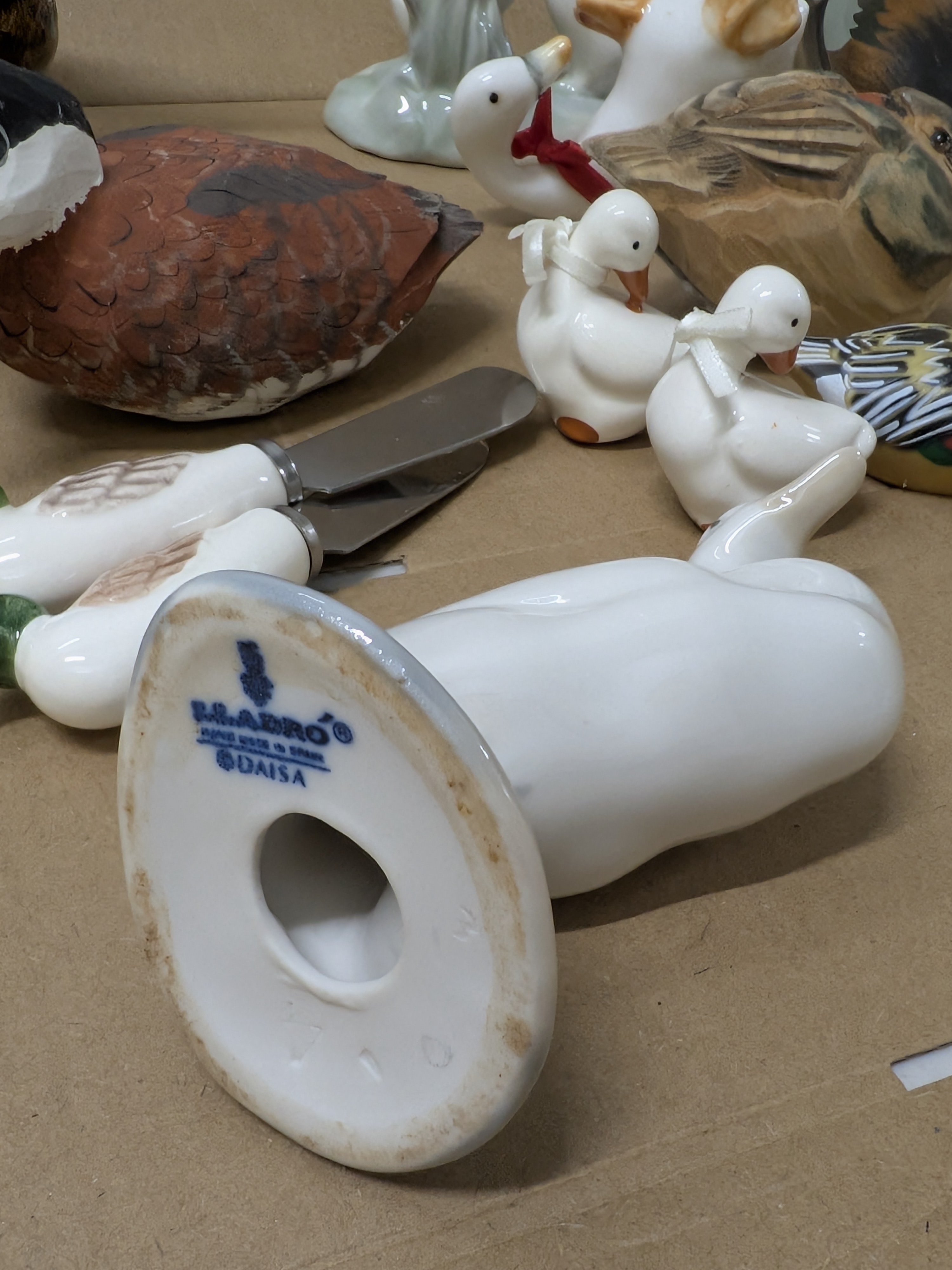 Lot of Assorted Decorative Duck Figurines and Sundries - QUACKERS — Lot 065, photograph 6