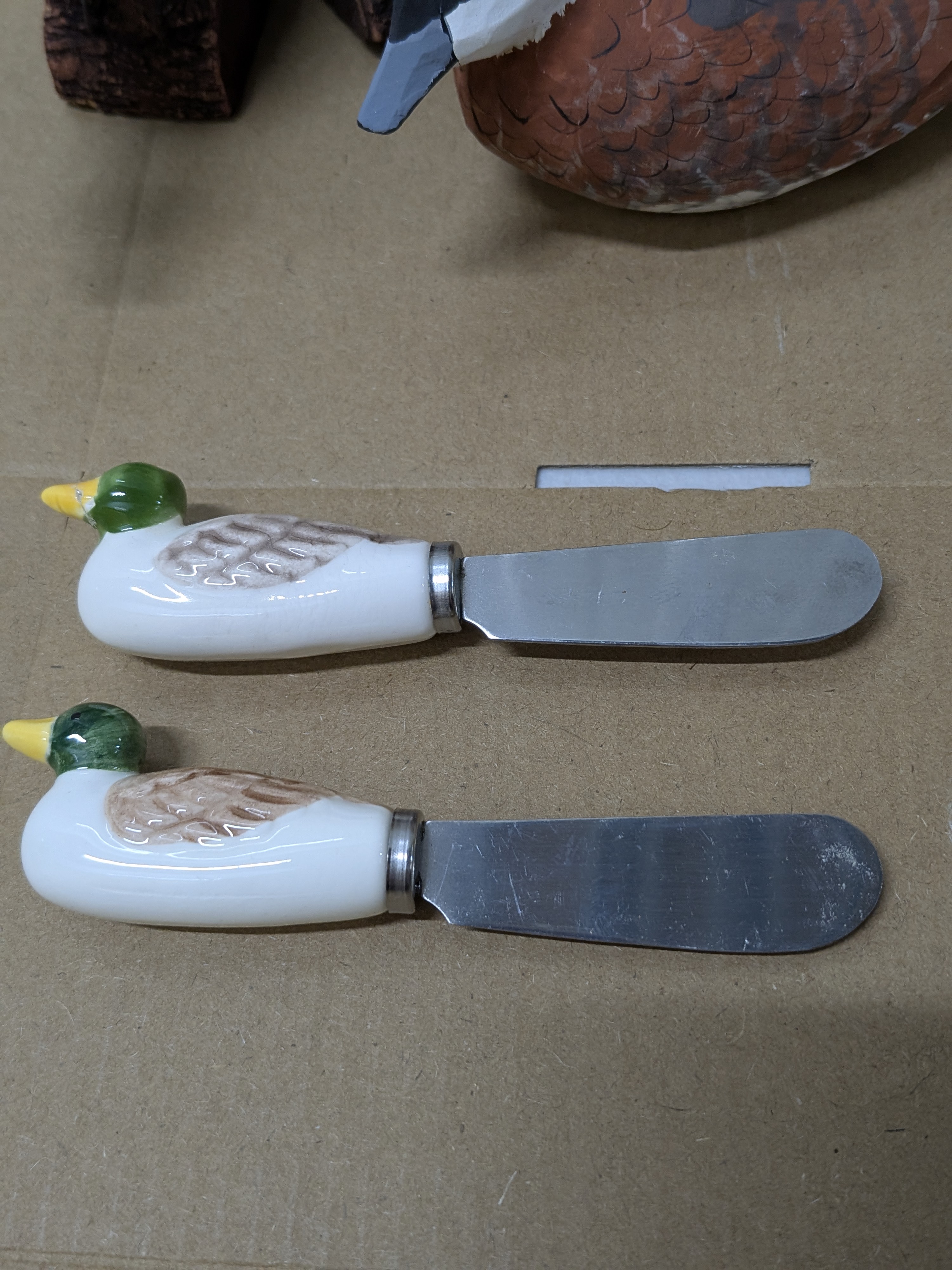 Lot of Assorted Decorative Duck Figurines and Sundries - QUACKERS — Lot 065, photograph 7