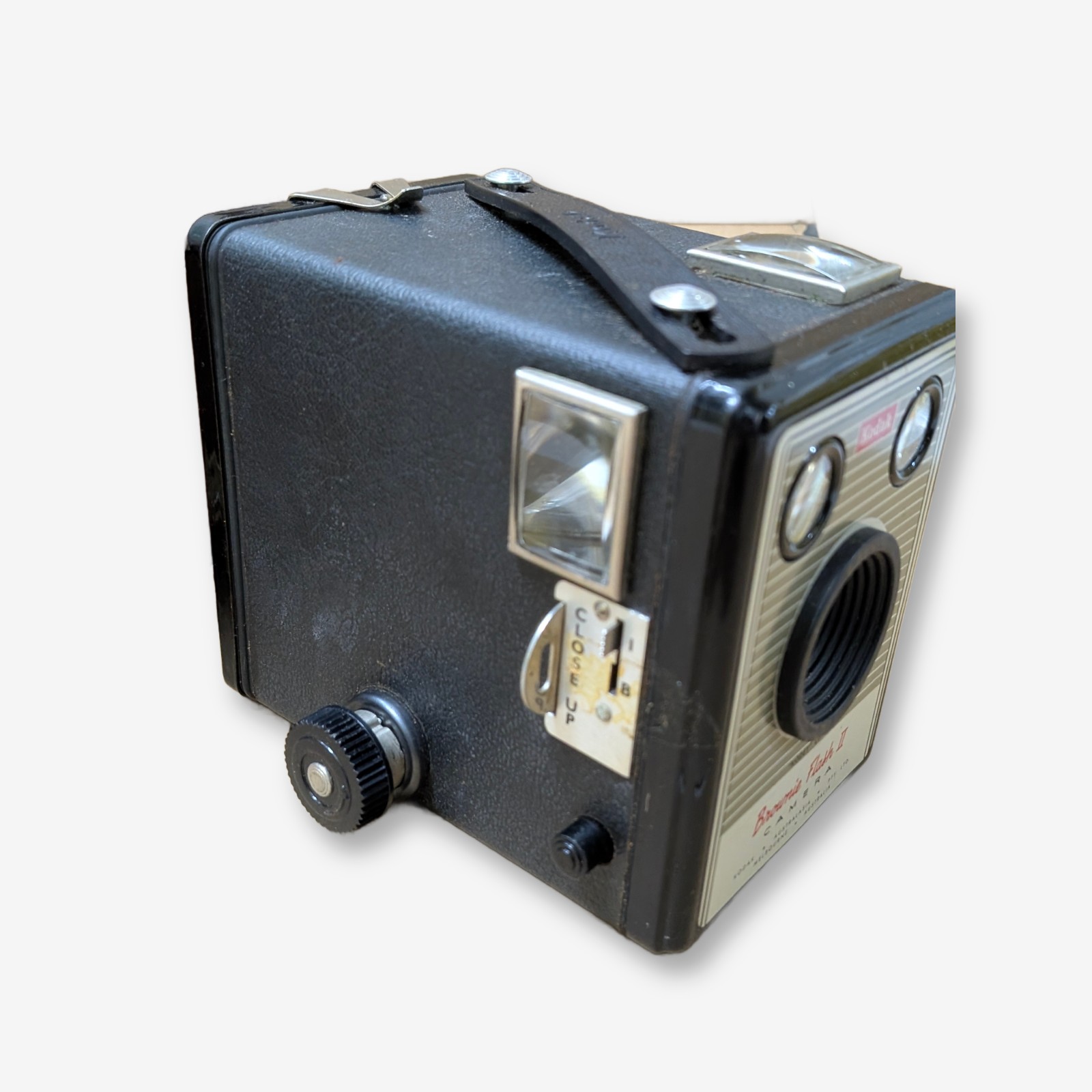 Vintage Kodak Brownie Flash II Camera with Leather Case — Lot 069, photograph 4