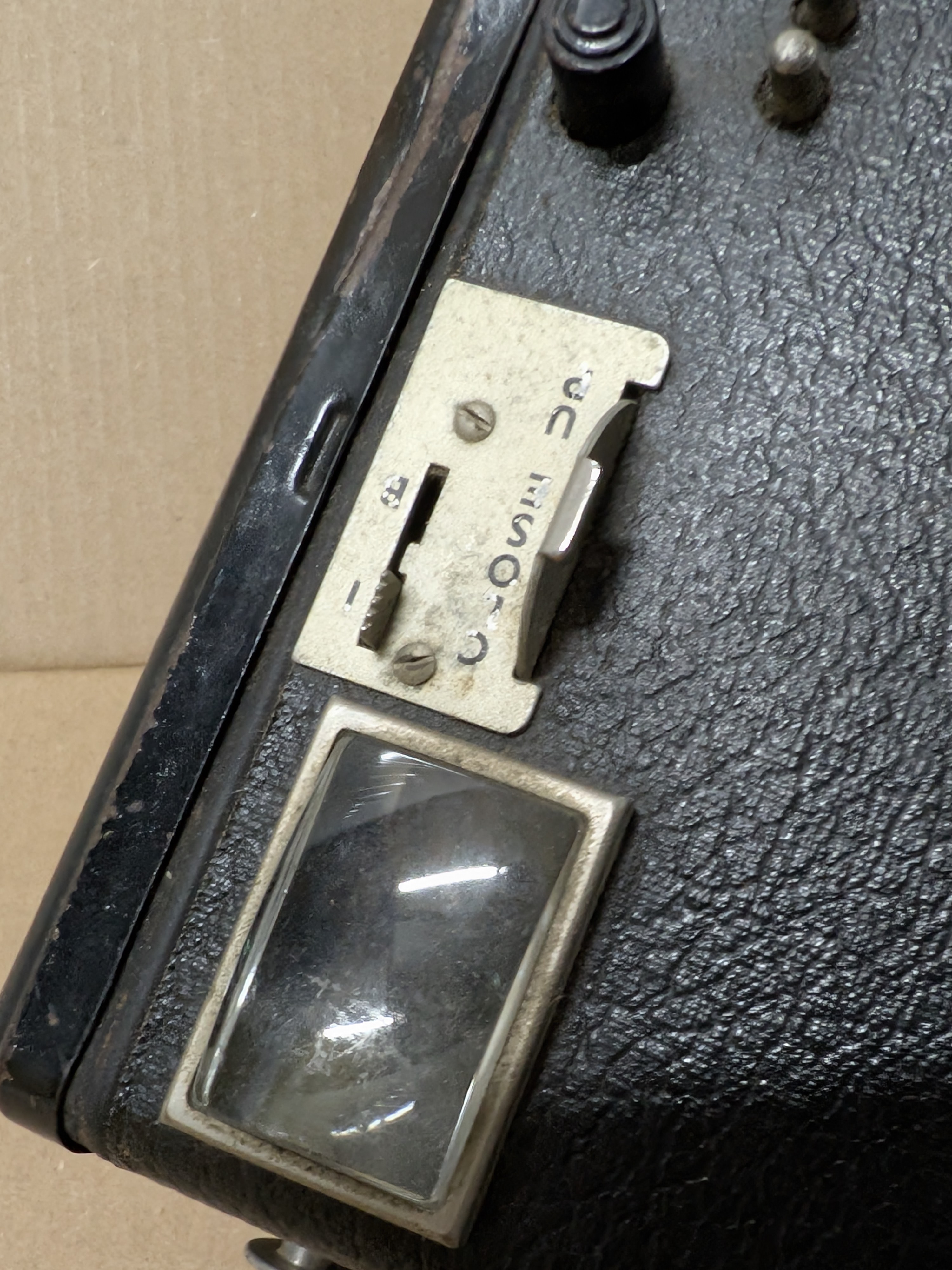 Vintage Kodak Brownie Six-20 Model D Box Camera — Lot 070, photograph 7