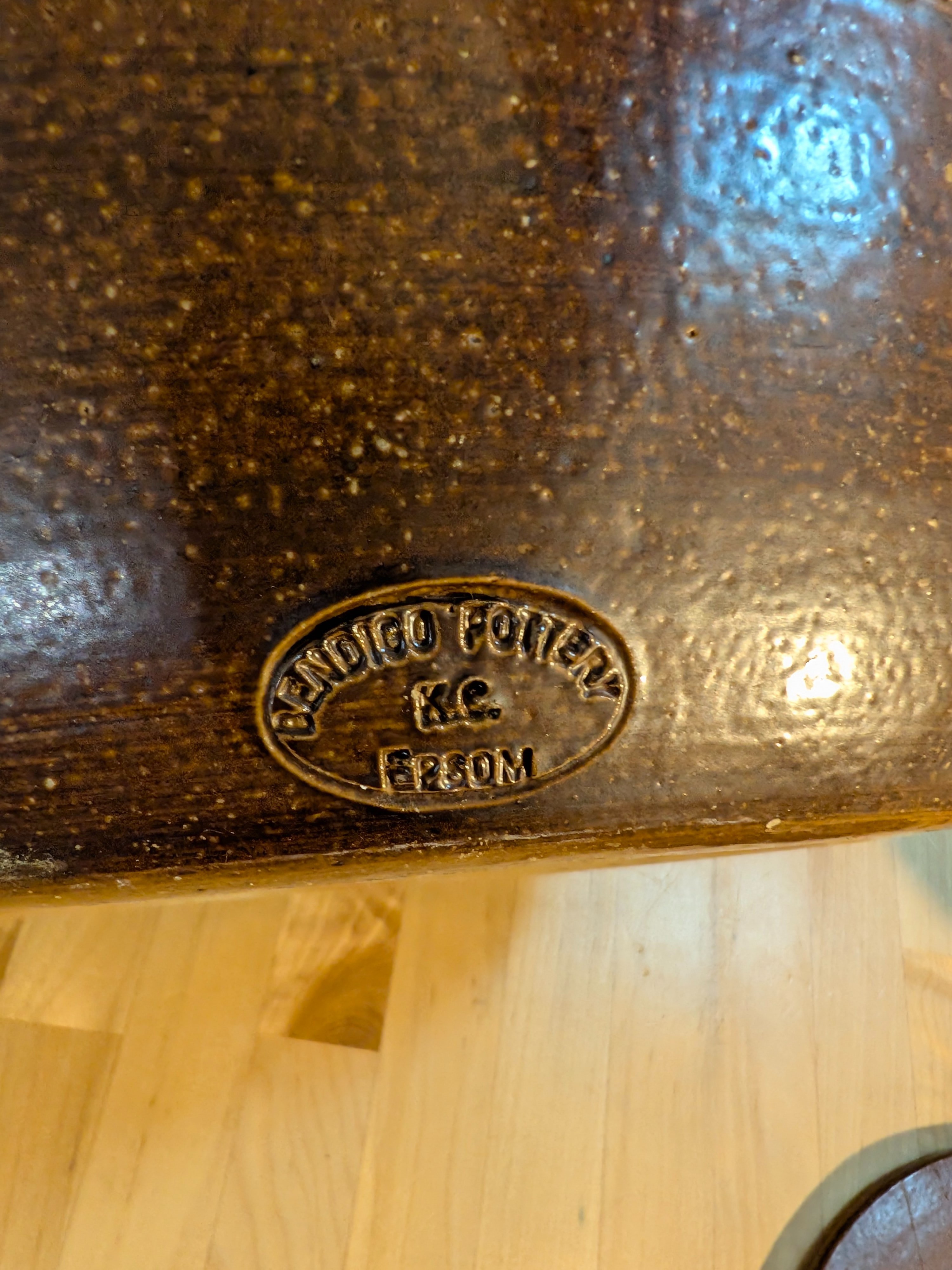 Vintage Bendigo Pottery Stoneware Fermentation Crock, K.C. Leesom — Lot 071, photograph 6