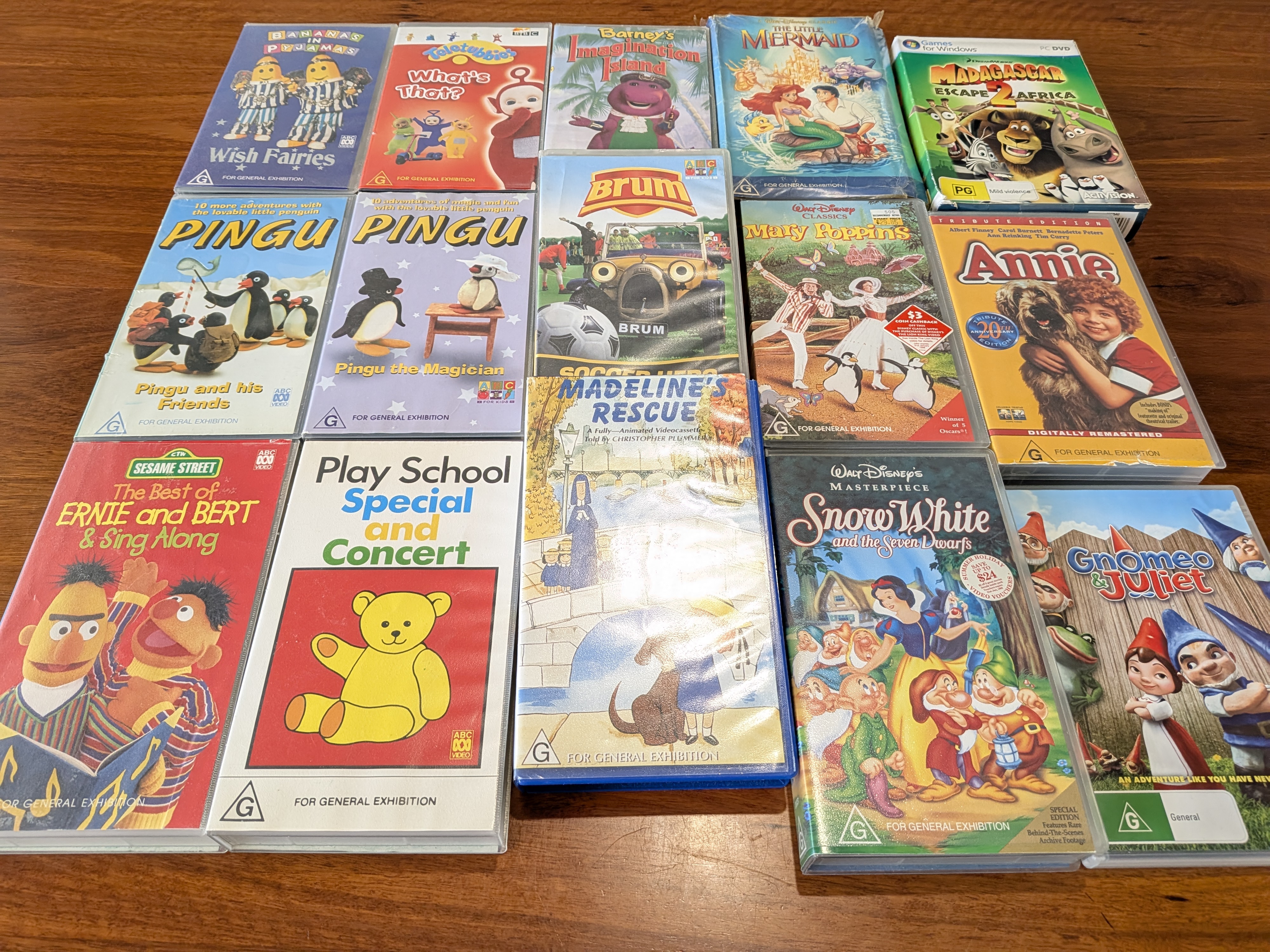 Collection of Assorted Children's ABC / BBC/ Disney VHS Tapes — Lot 072, photograph 6