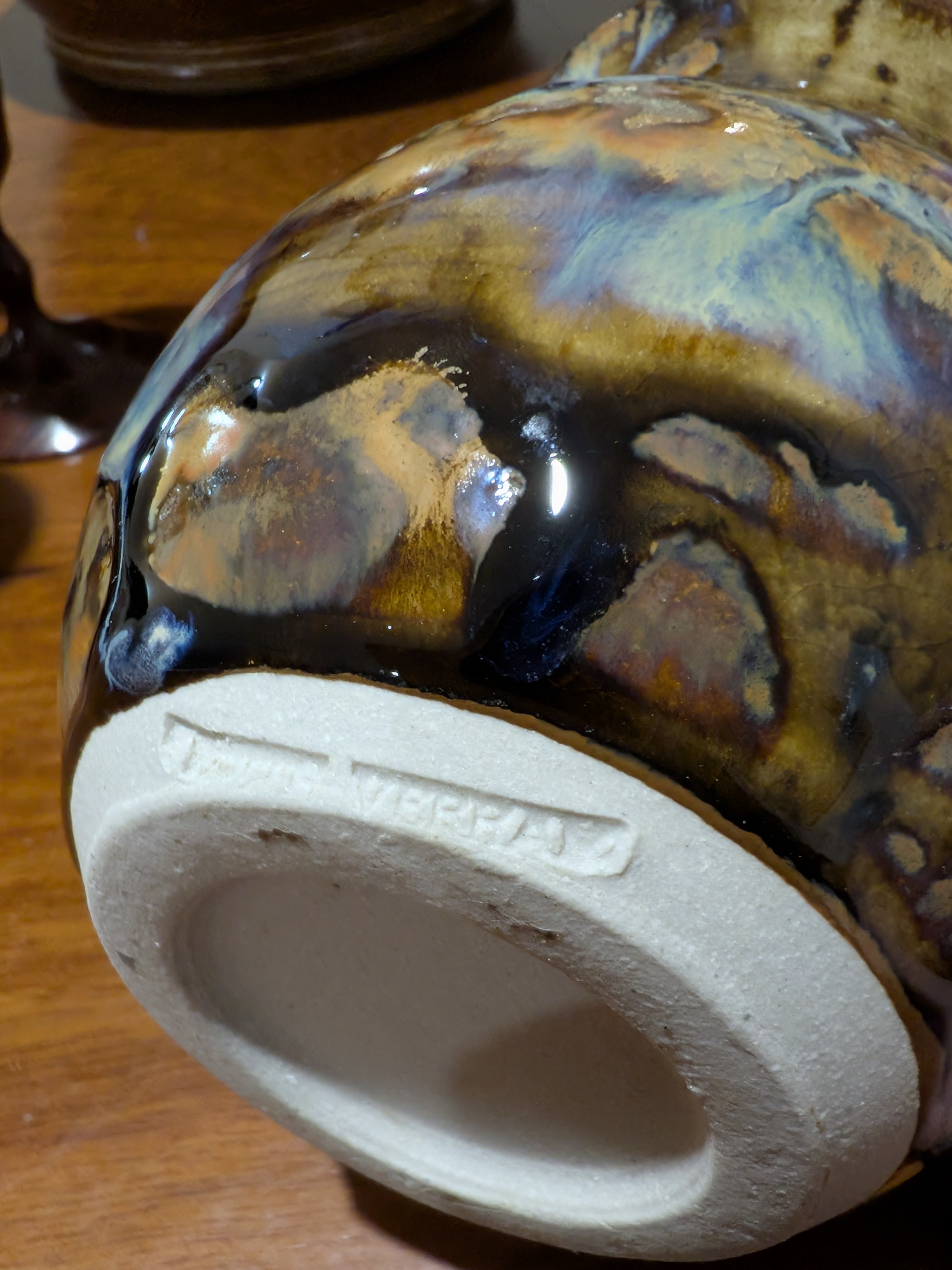Lot of Assorted Vintage Ceramic and Wooden Sundries — Lot 077, photograph 2