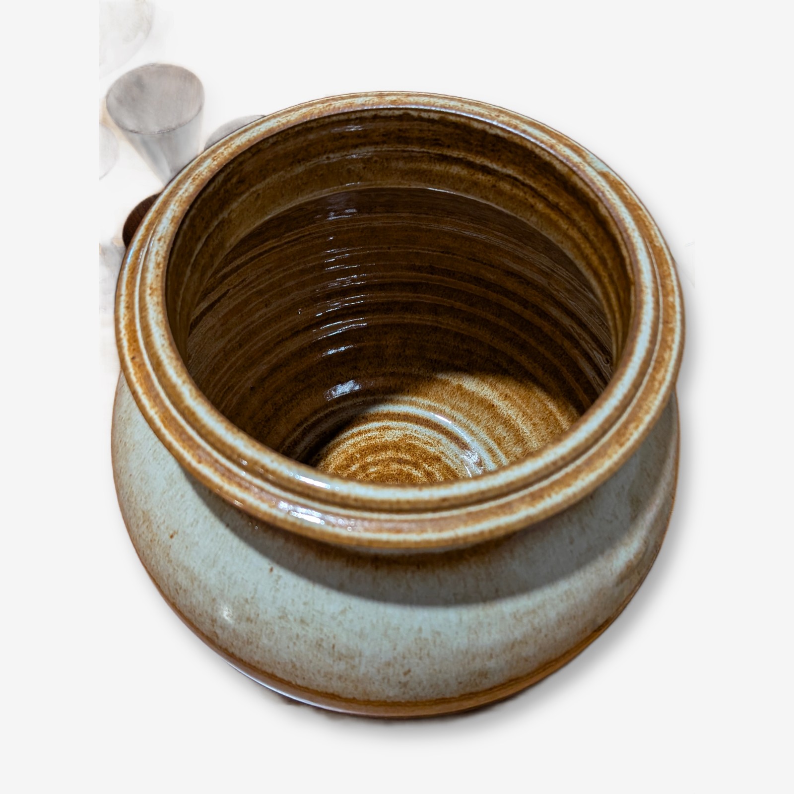 Lot of Assorted Vintage Ceramic and Wooden Sundries — Lot 077, photograph 7