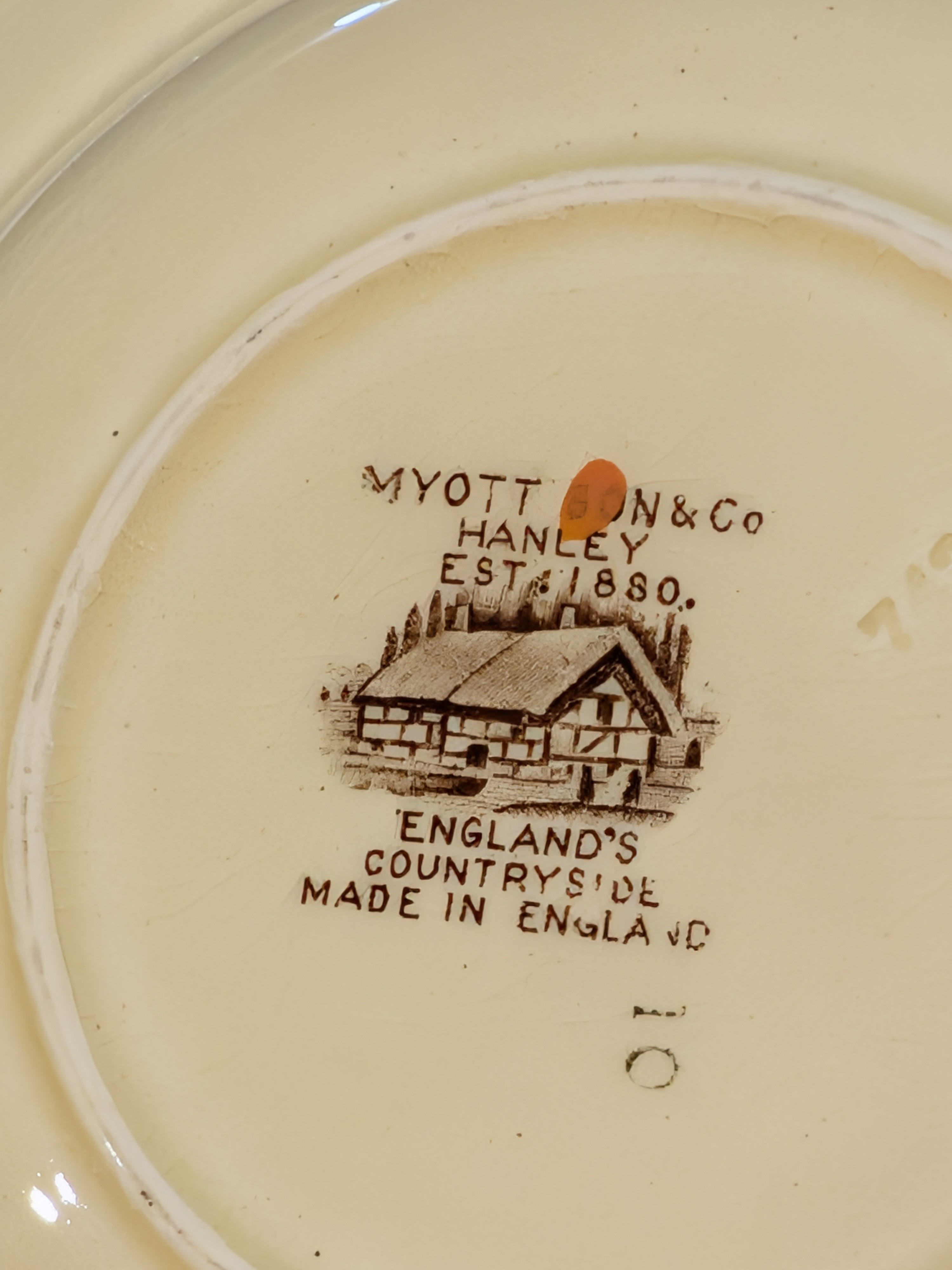 Mixed Lot of Vintage English Porcelain and Ceramic Tableware Sundries — Lot 078, photograph 7