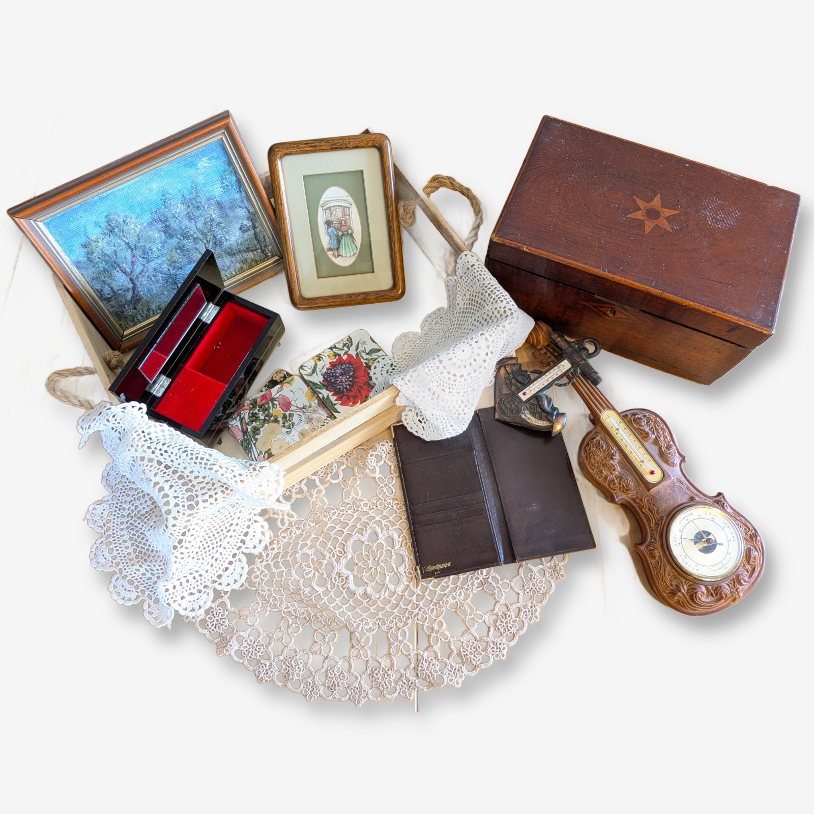 Lot of Vintage Homewares and Decorative Sundries — Lot 079, photograph 1
