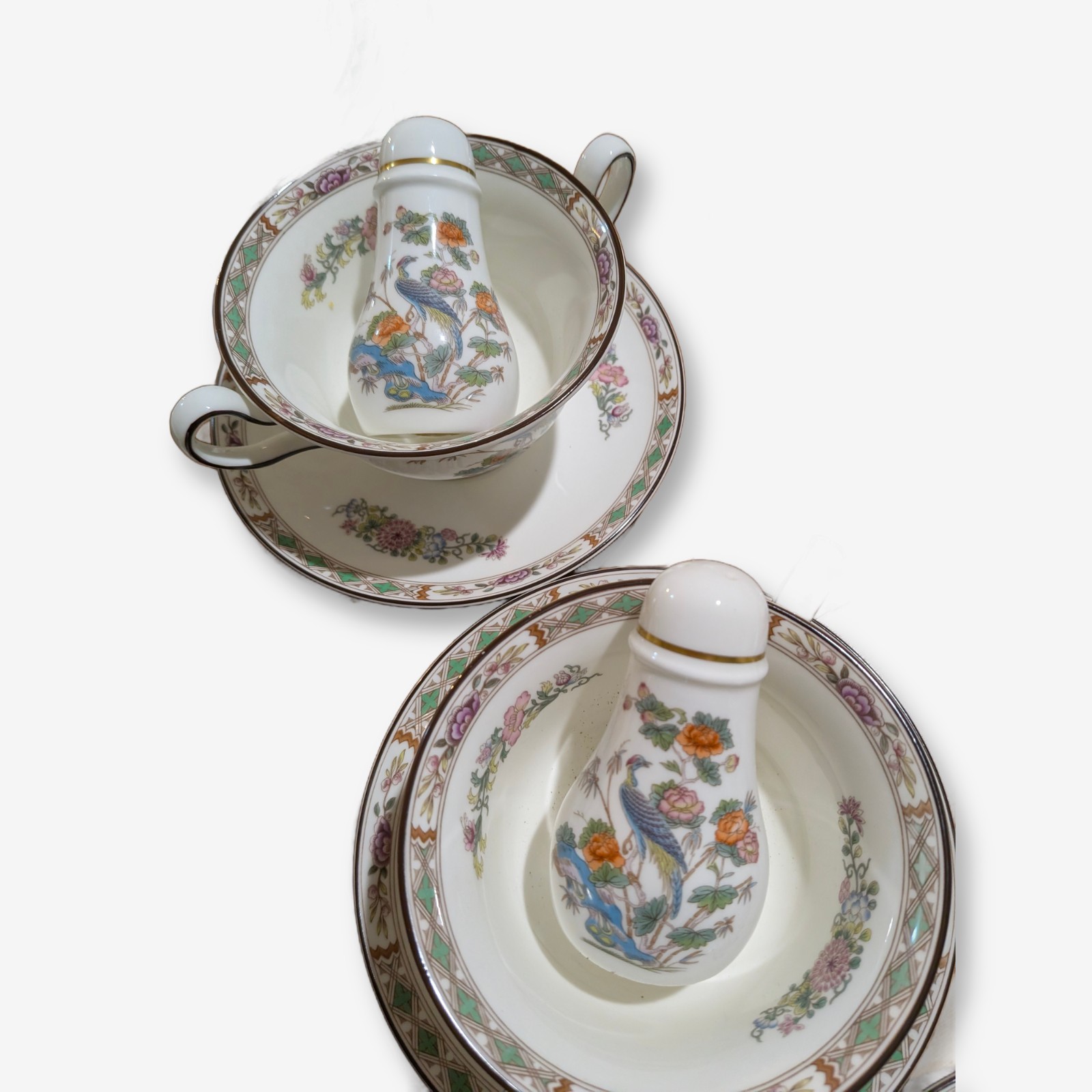 Wedgwood 'Kutani Crane' Bone China Dinner and Tea Service for eight, Made in England — Lot 081, photograph 6