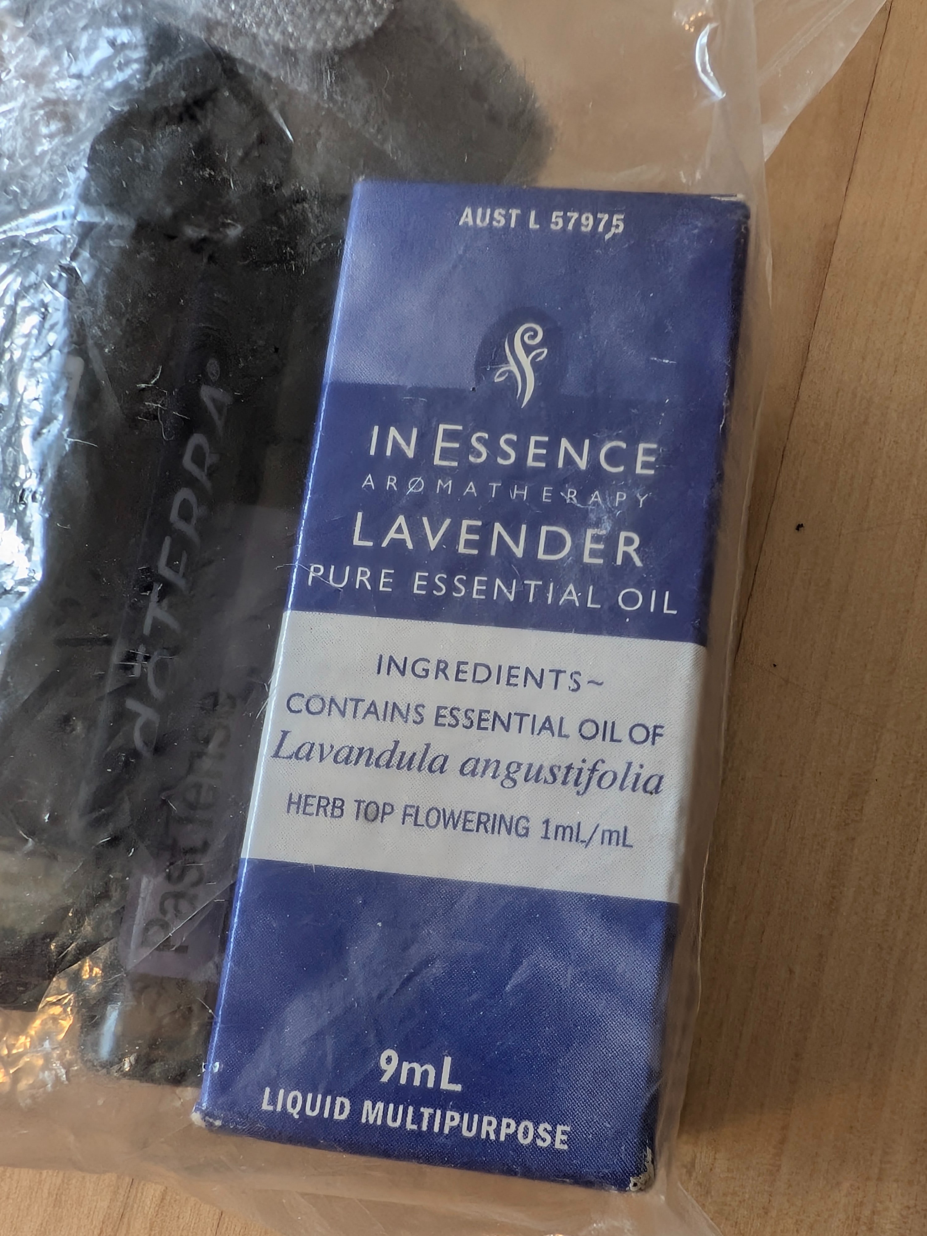 Lot of doTERRA Essential Oils and Diffuser with Sundries — Lot 082, photograph 5