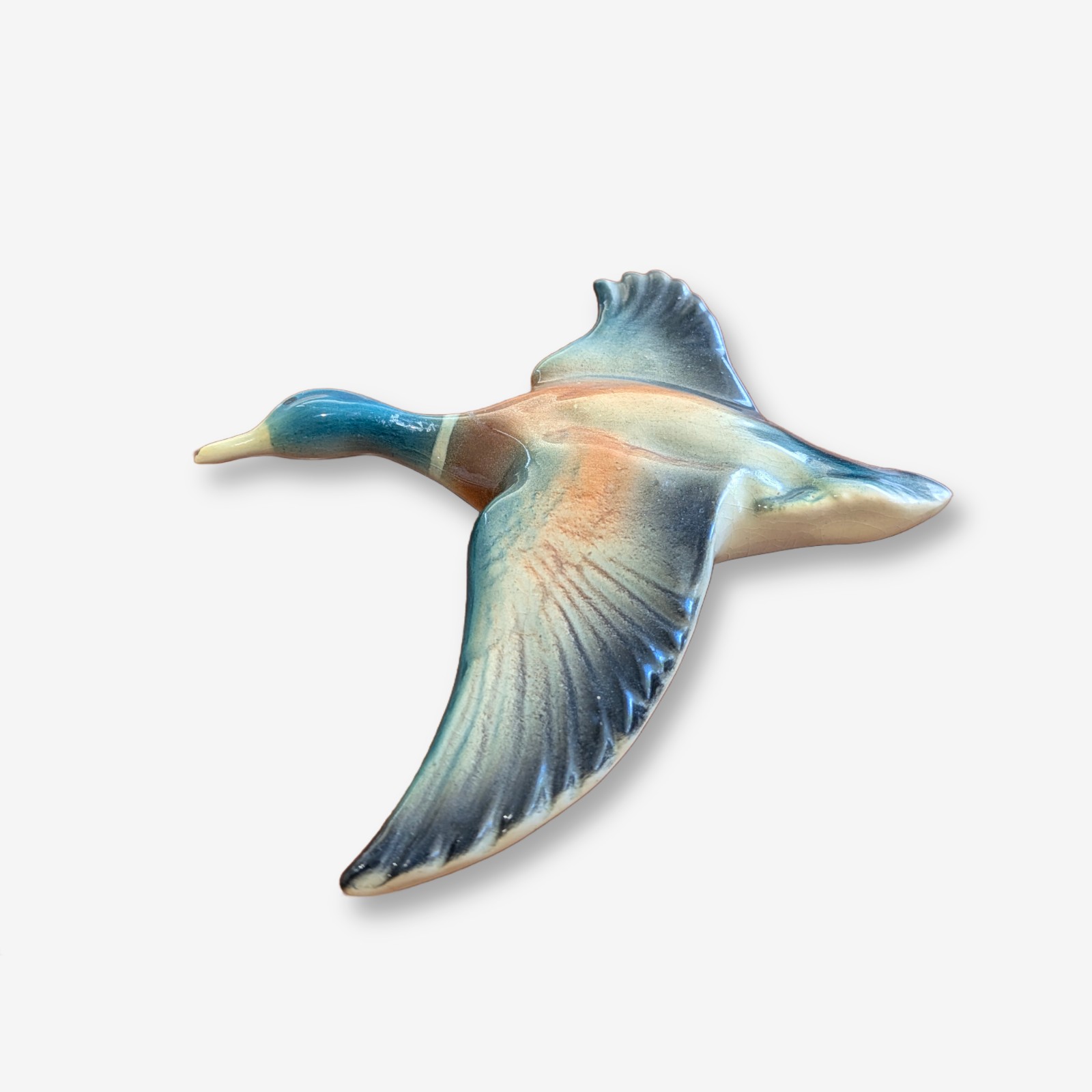 Set of Three Vintage Ceramic Flying Wall Ducks by James Almond — Lot 083, photograph 3