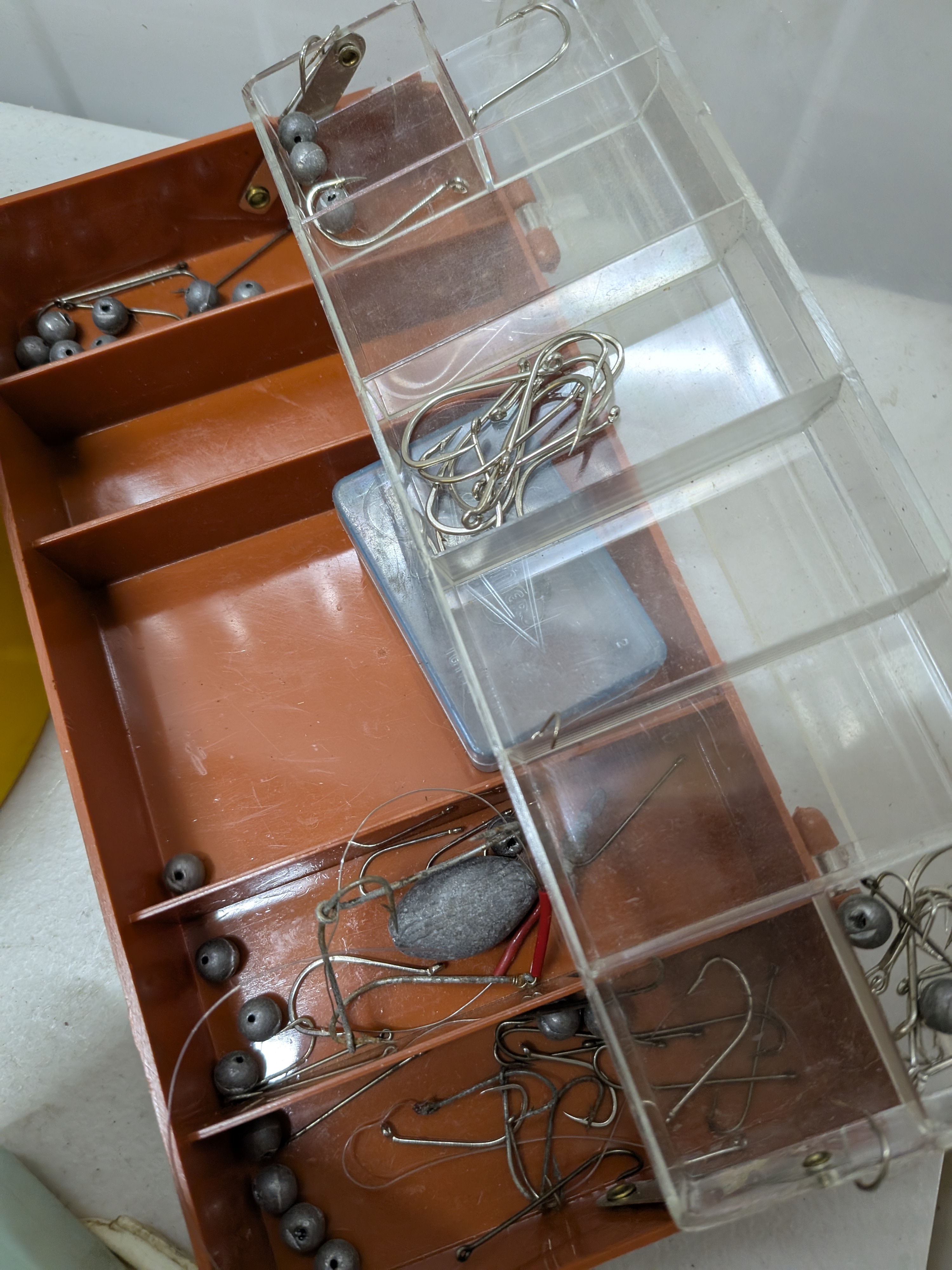 Collection of Assorted Vintage Fishing Tackle — Lot 086, photograph 2