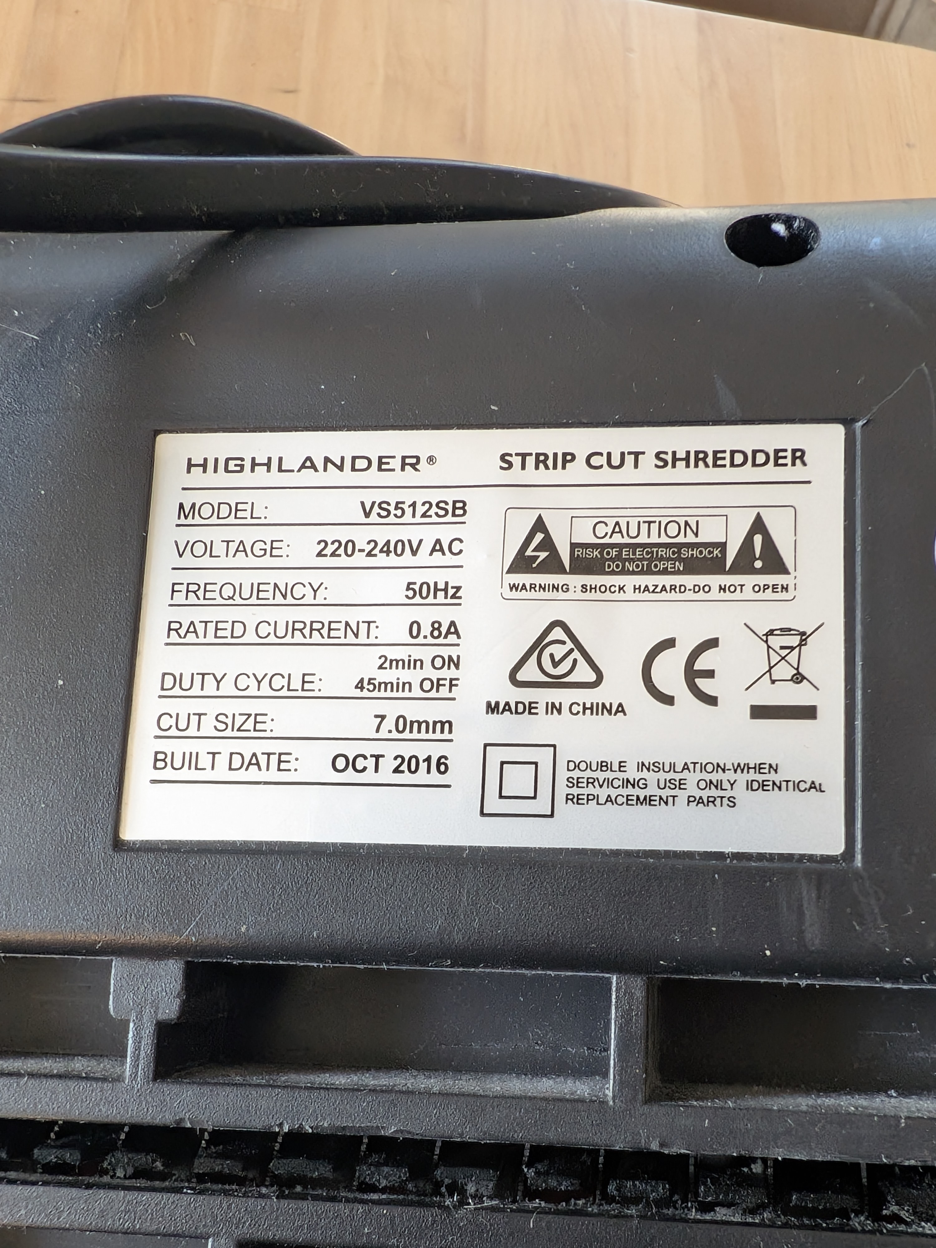Highlander Strip Cut Shredder, Model VS512SB — Lot 088, photograph 3