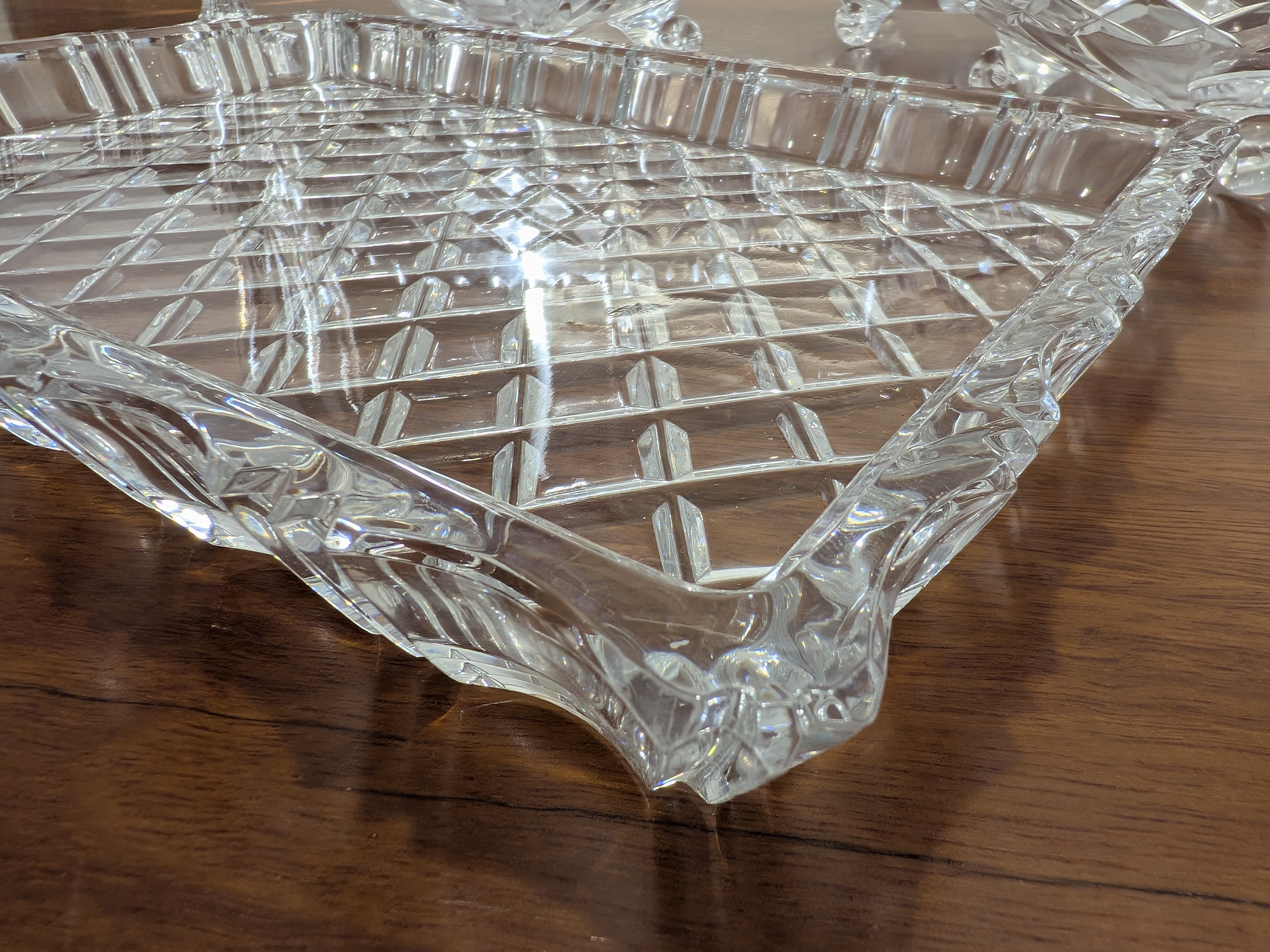 Vintage Diamond-Cut Crystal Glassware Collection, 5 Pieces — Lot 089, photograph 3