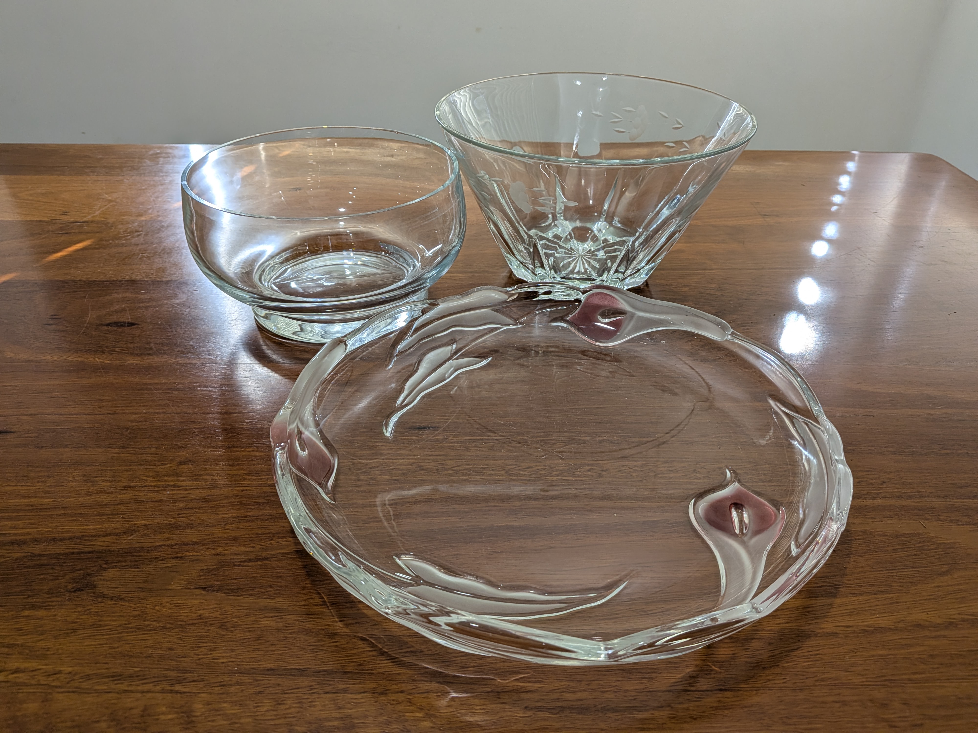 Mixed Lot of Decorative Glassware — Lot 090