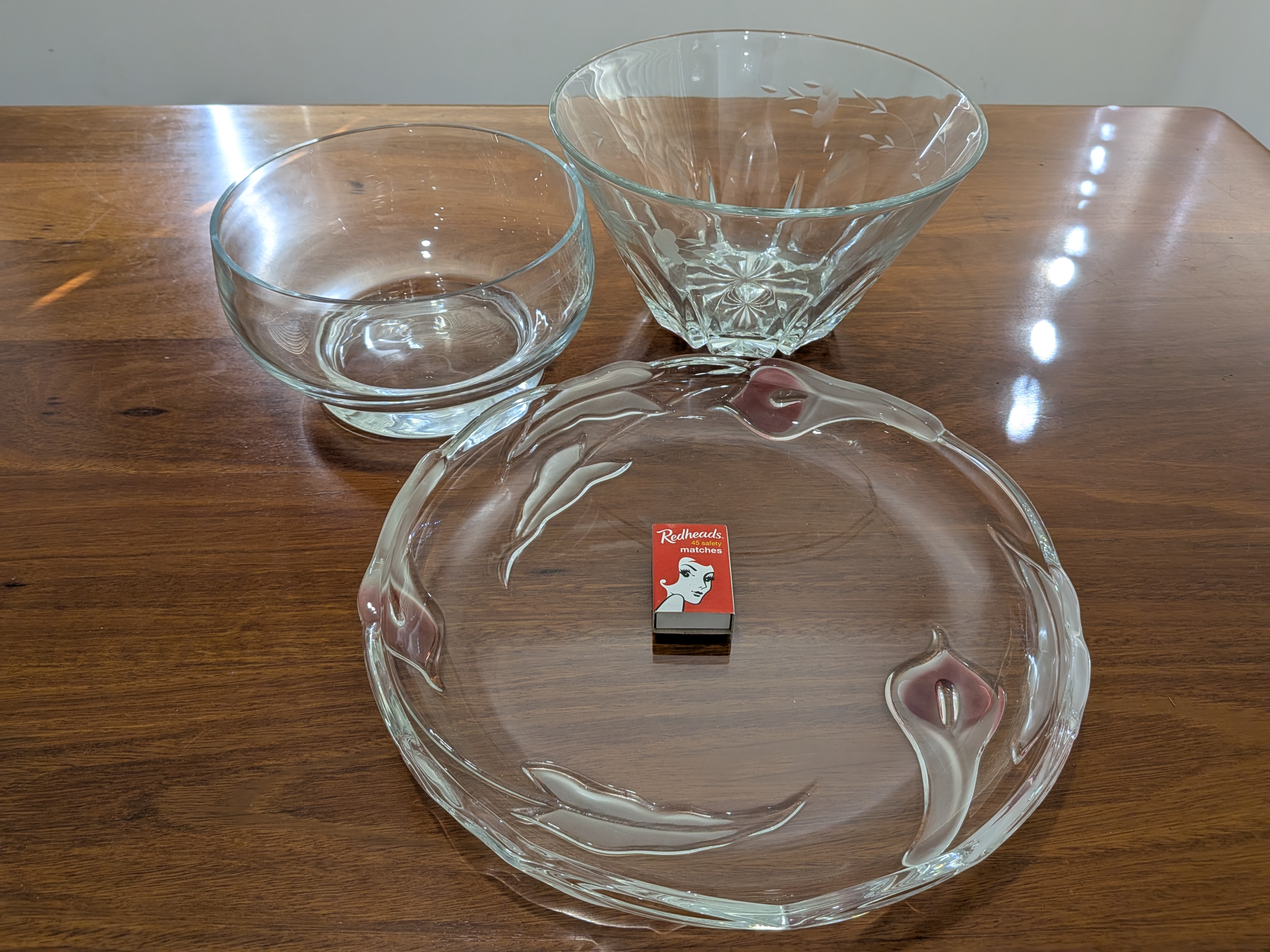 Mixed Lot of Decorative Glassware — Lot 090, photograph 3