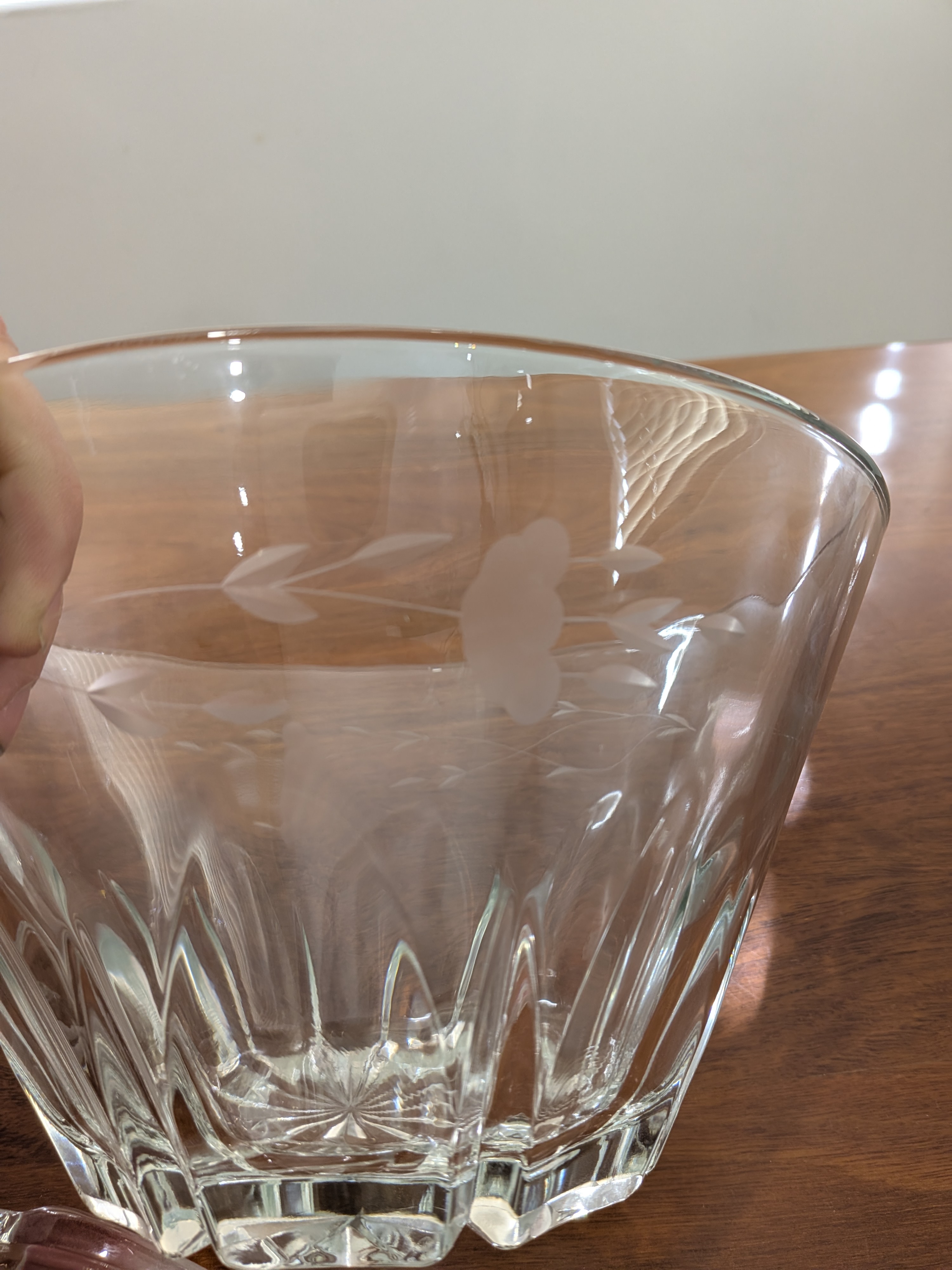 Mixed Lot of Decorative Glassware — Lot 090, photograph 5