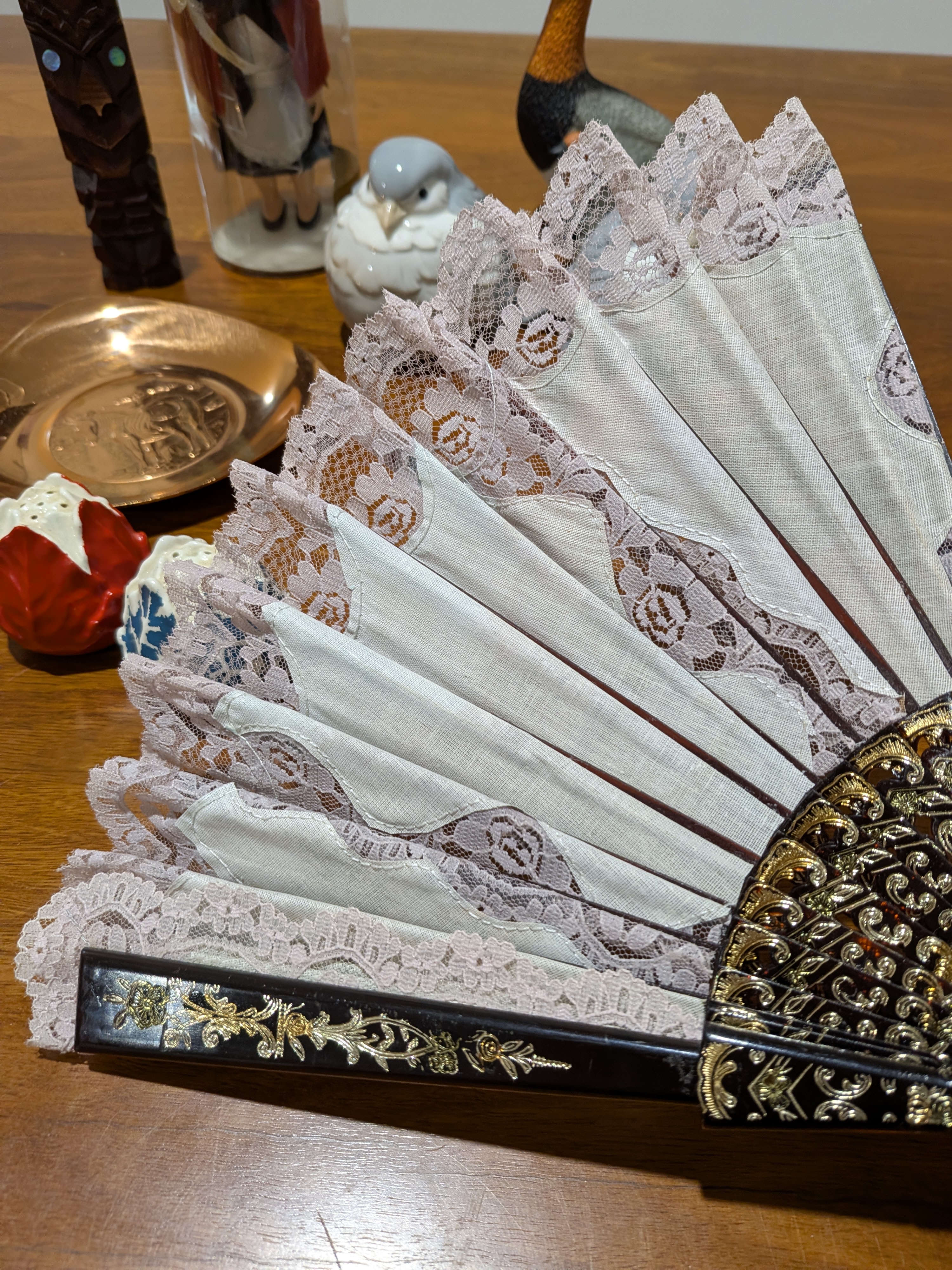 Lot of Decorative Homewares Sundries — Lot 091, photograph 8