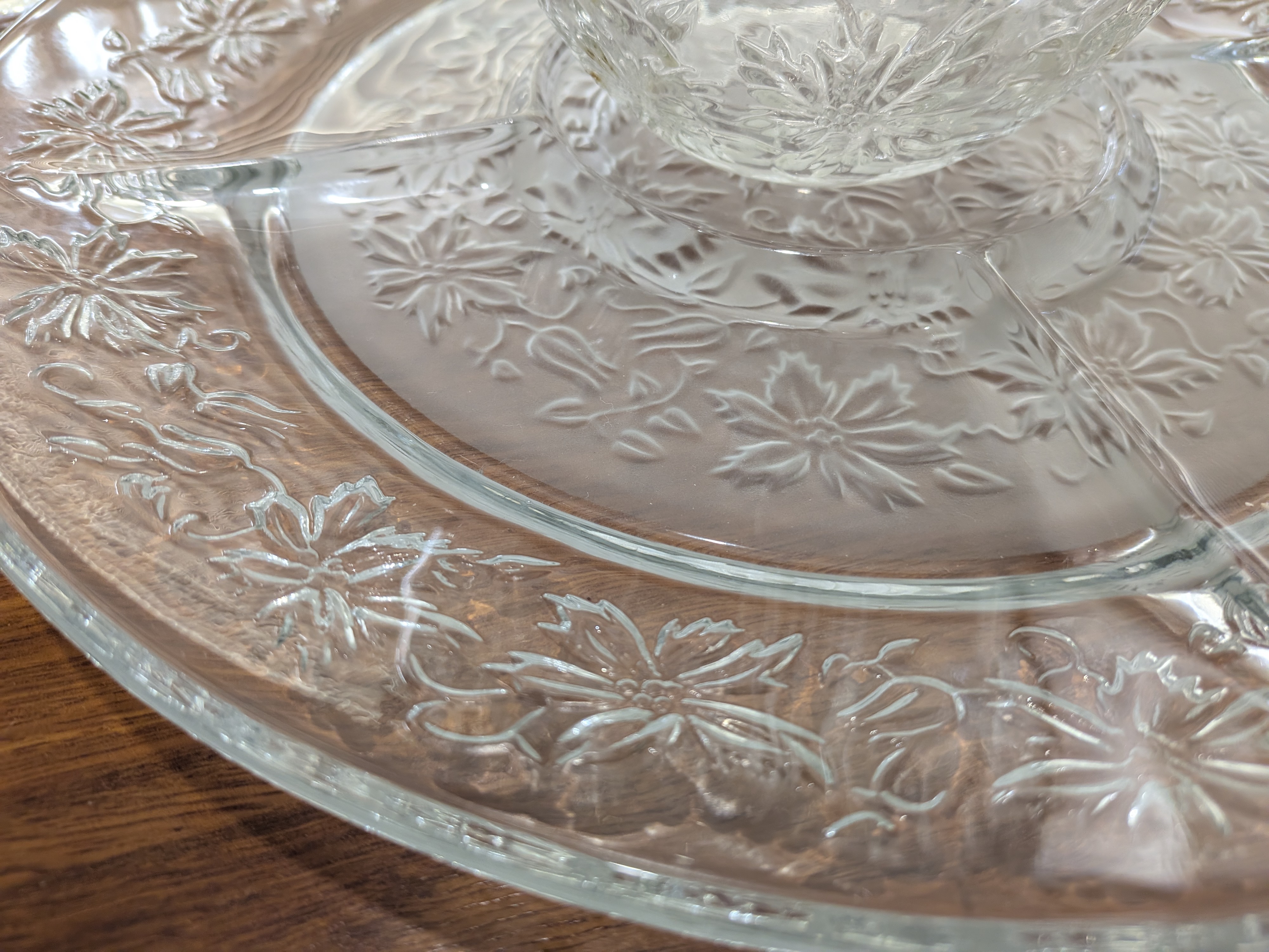 Vintage Pressed Glass Serving Dishes and Bowls, Set of Five — Lot 093, photograph 4