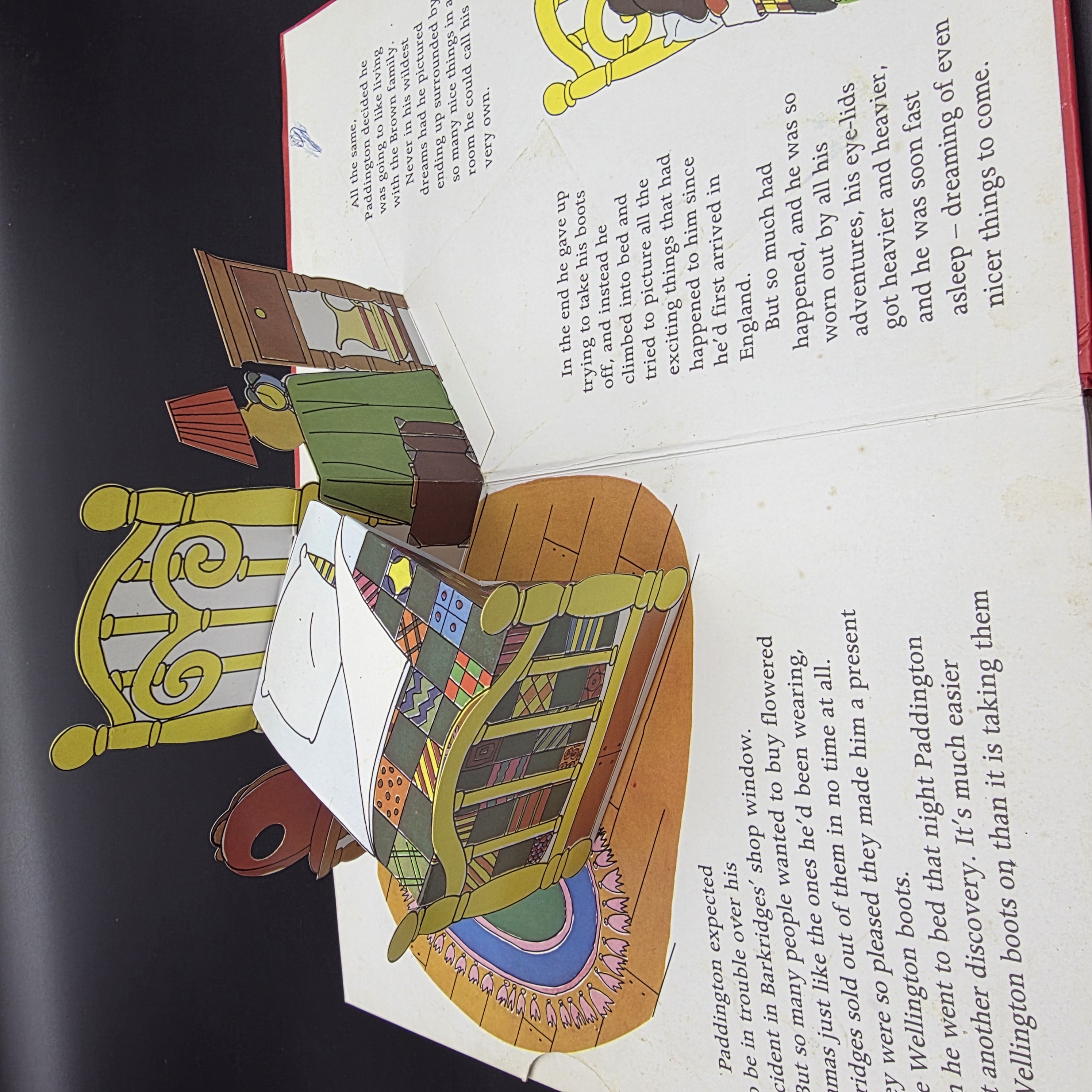Paddington's Pop-up Book — Lot 026, photograph 1